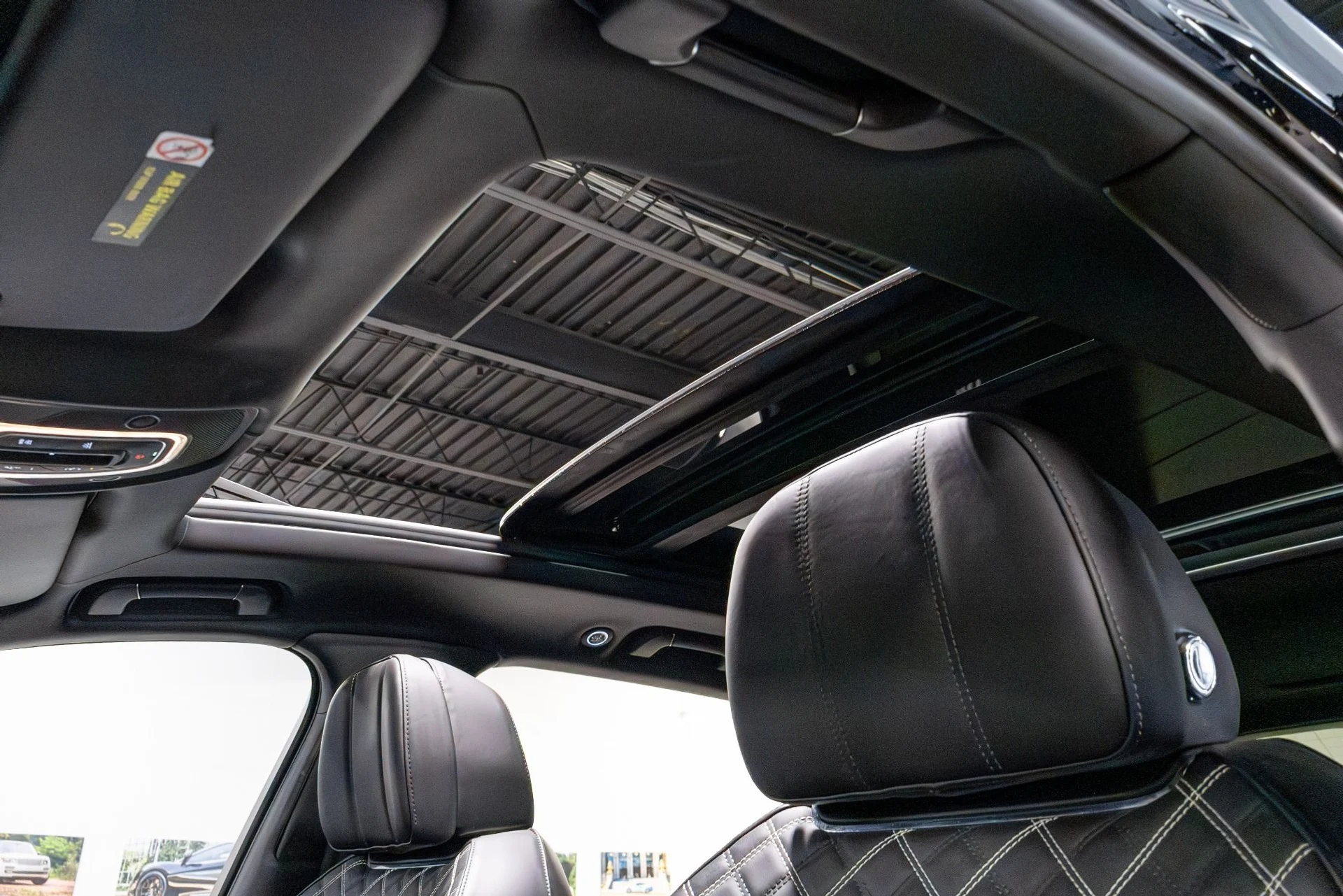 mph010_1837642774_Used_2021_Bentley_Bentayga_V8_1775865937_87ddc300b9