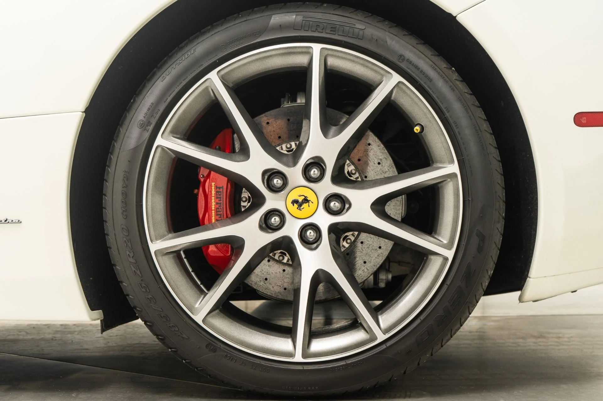 mph010_1849072434_Used_2014_Ferrari_California_1756832165_4406d30a79