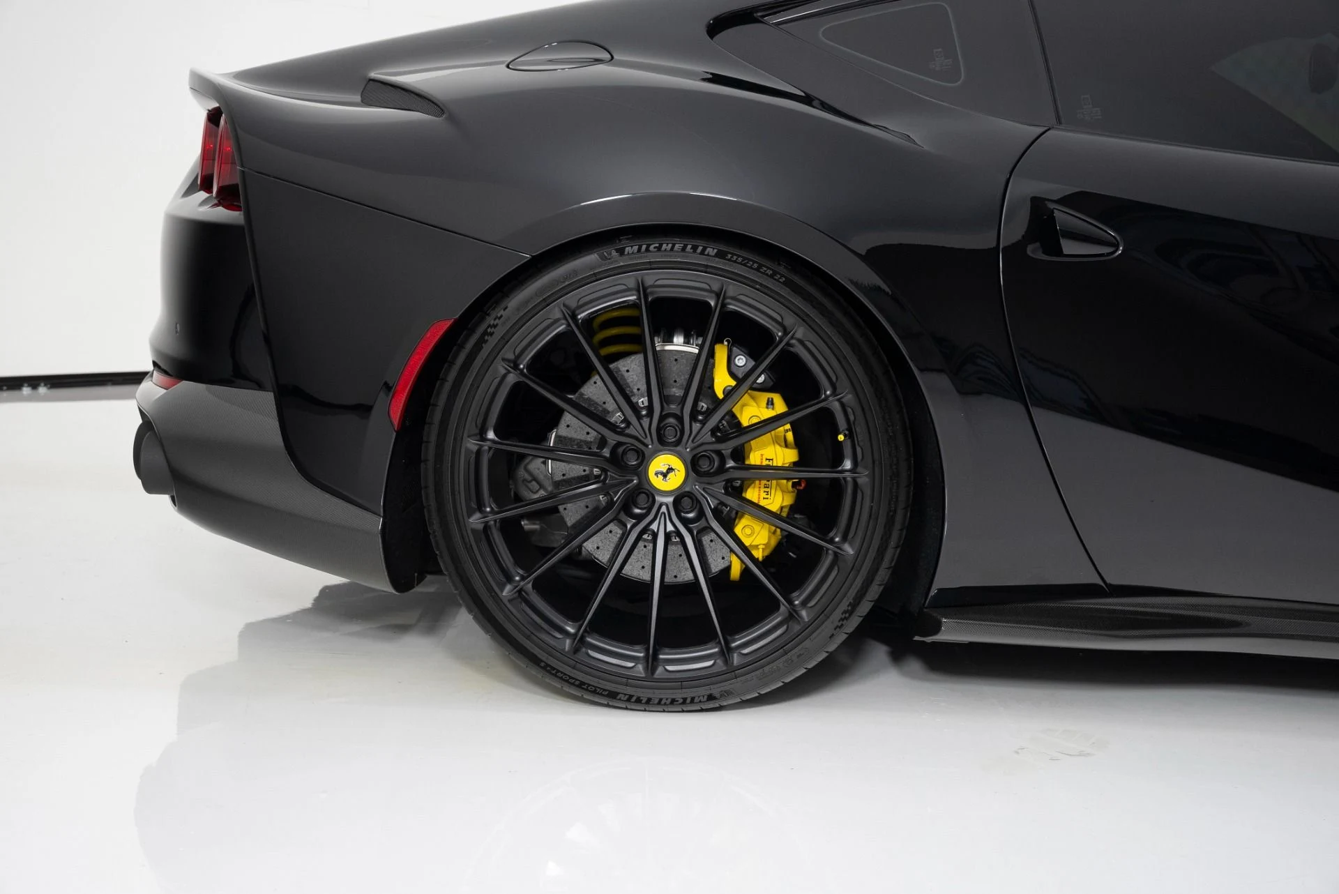 mph010_1850106277_Used_2019_Ferrari_812_Superfast_1719262592_b15e57c04c