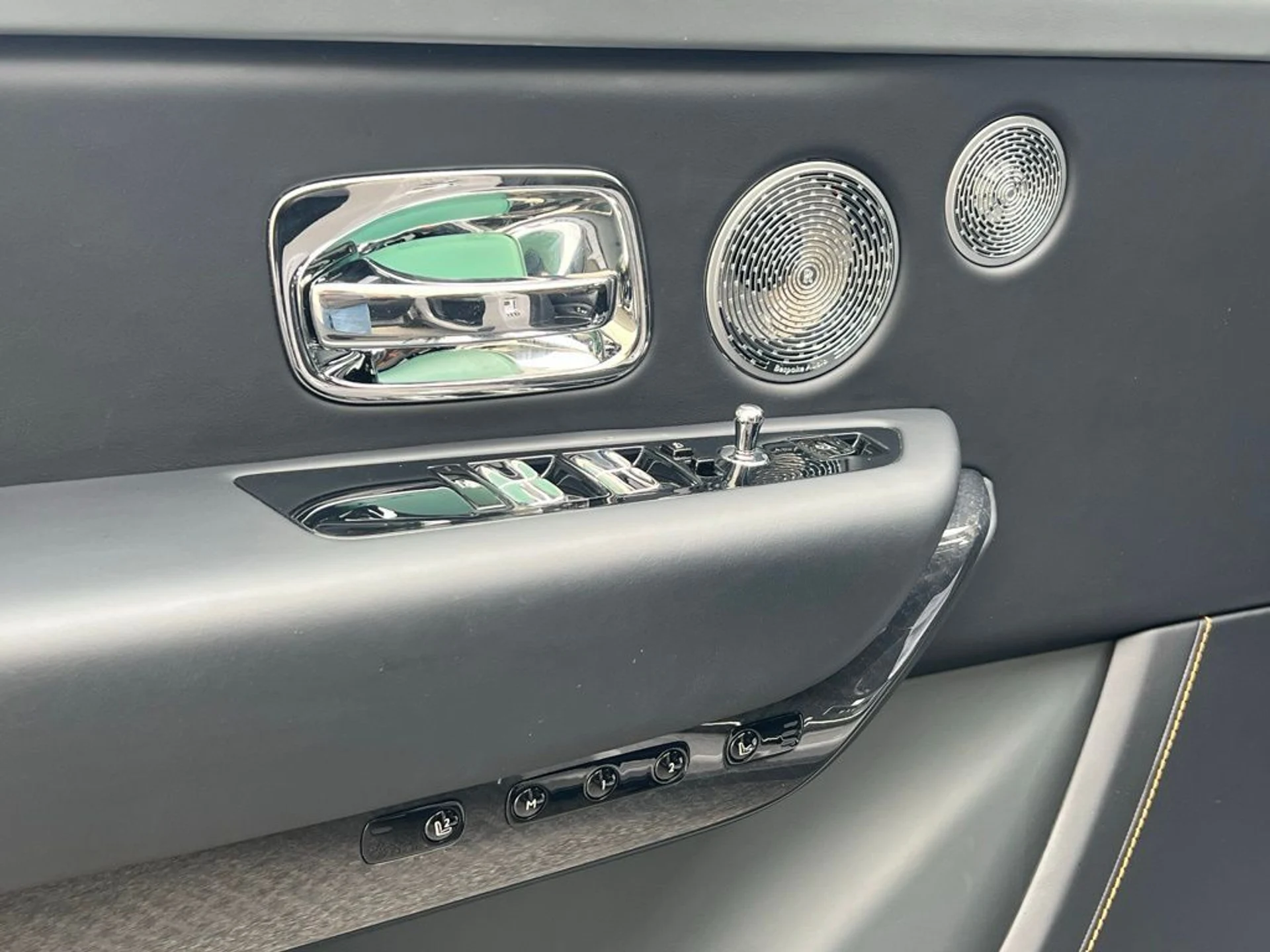 mph010_1850693159_07d8f824cf2fbd1af88bdc55f23b8a8ax_47dd321400