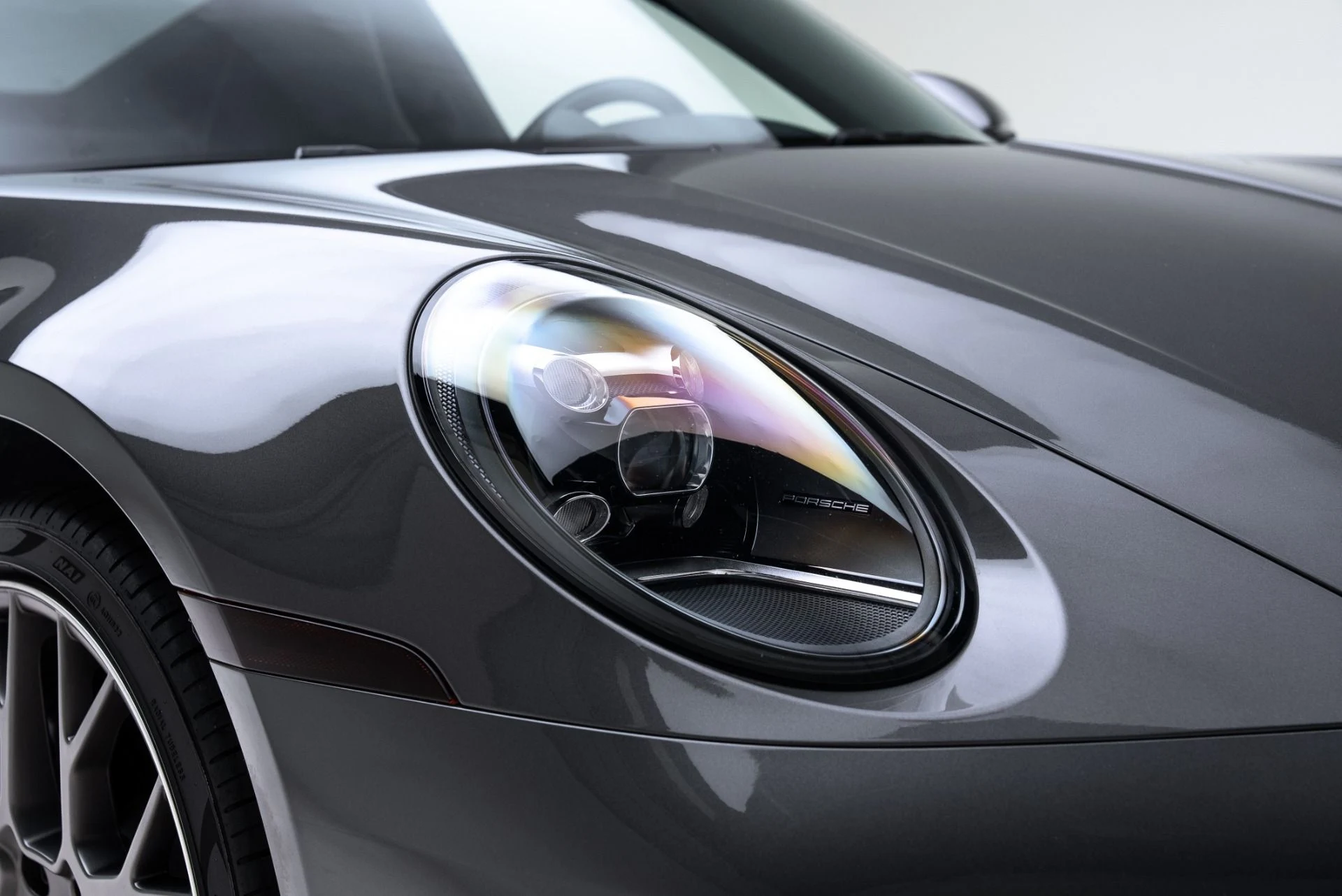 mph010_1856557559_Used_2020_Porsche_911_Carrera_1775067552_c2d8e74e2a