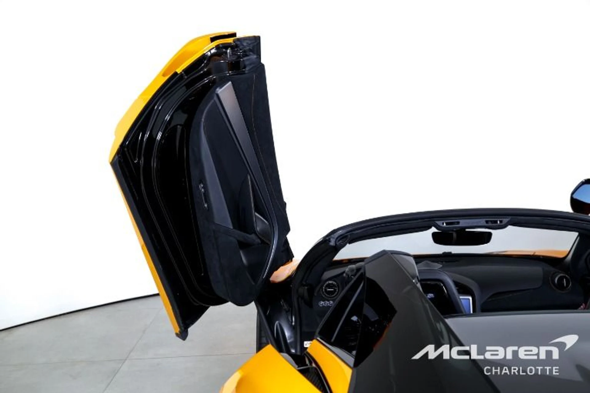 mph010_1860398589_Used_2024_Mc_Laren_750_S_Spider_88bfd3a102