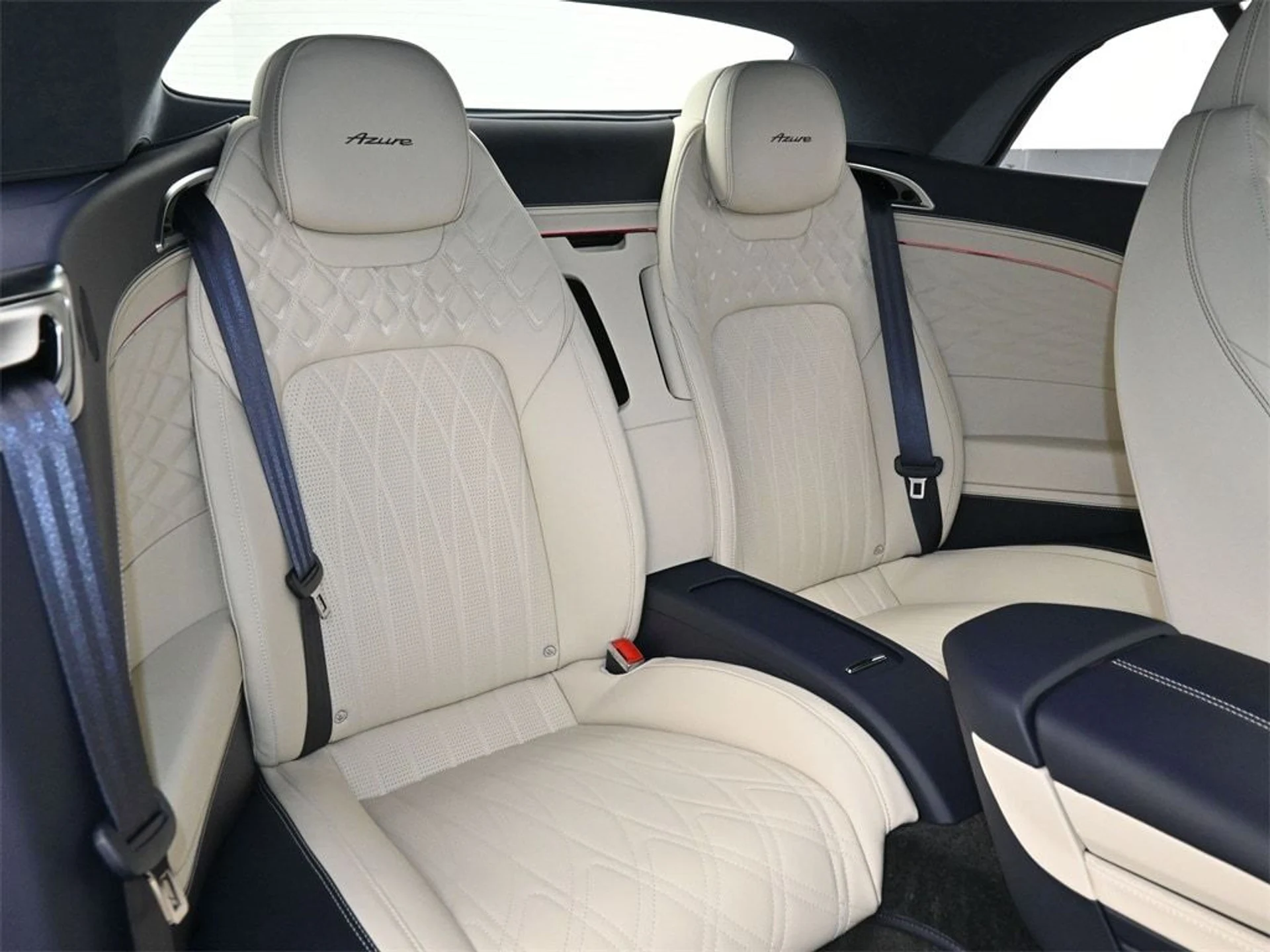 mph010_1863930804_df83e50124b3667707c8bc7b3a26f330x_d835983ca9