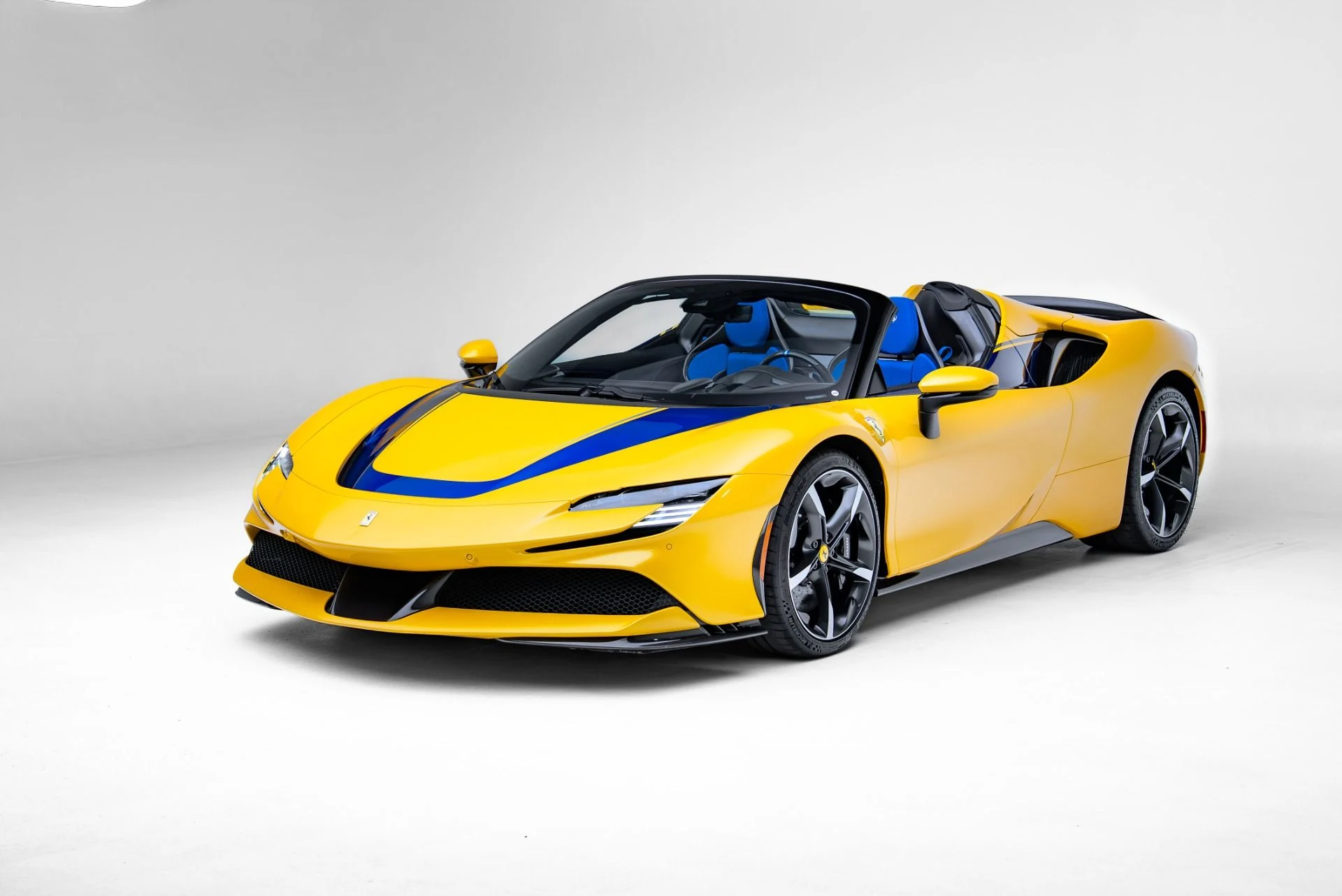 mph010_1867083362_Used_2023_Ferrari_SF_90_Spider_1773351376_83c14ebefc