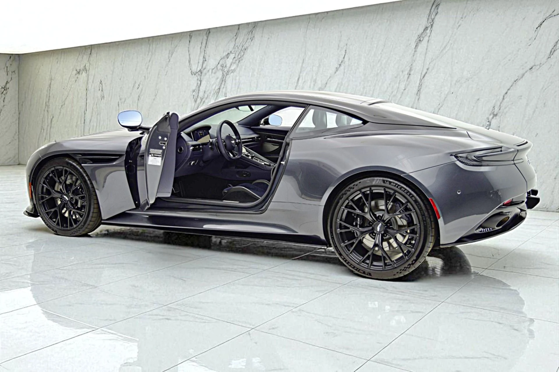 mph010_1867848748_Used_2024_Aston_Martin_DB_12_Coupe_f8f3ec49e2