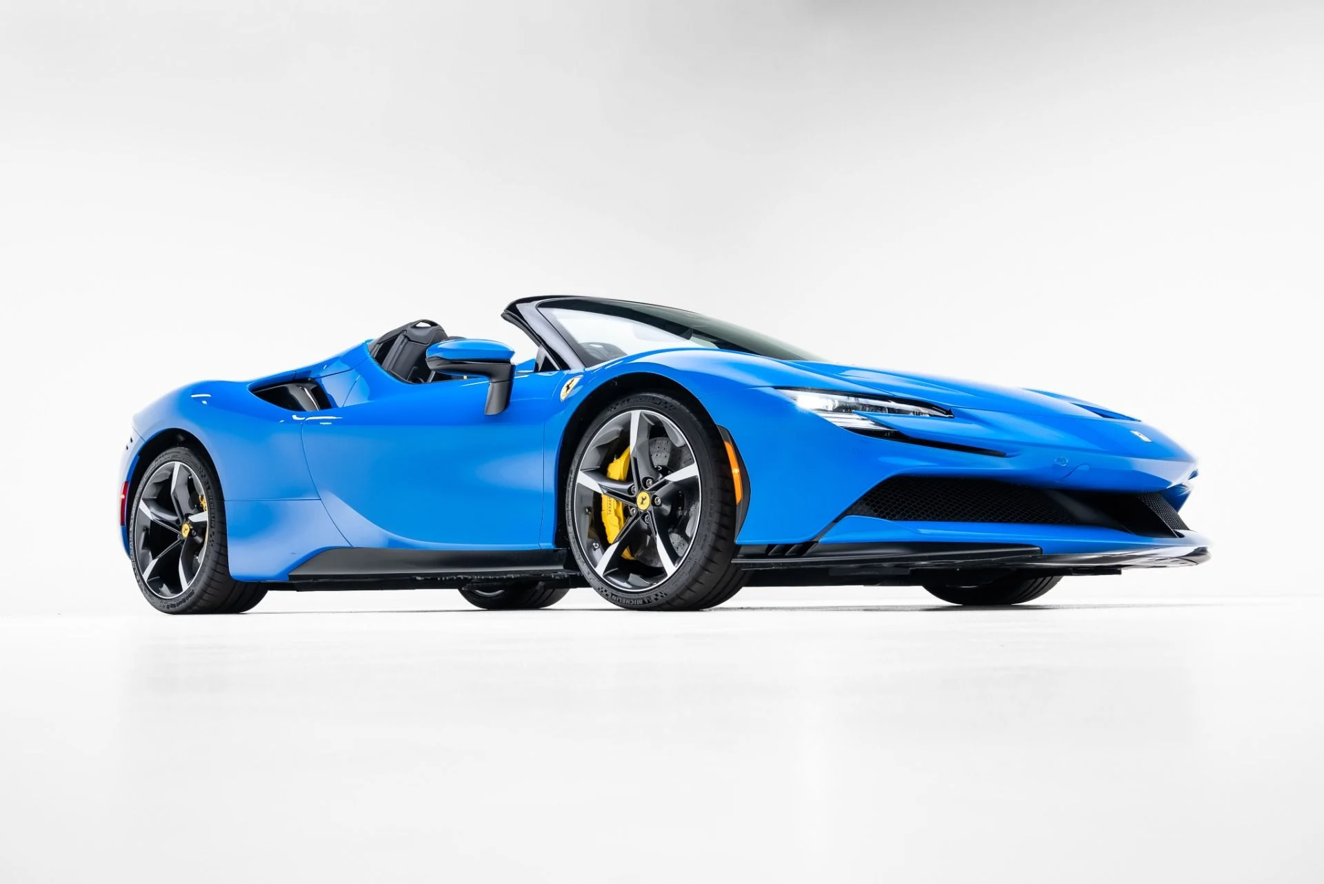 mph010_1878359742_Used_2024_Ferrari_SF_90_Spider_1772738738_3985b0f416