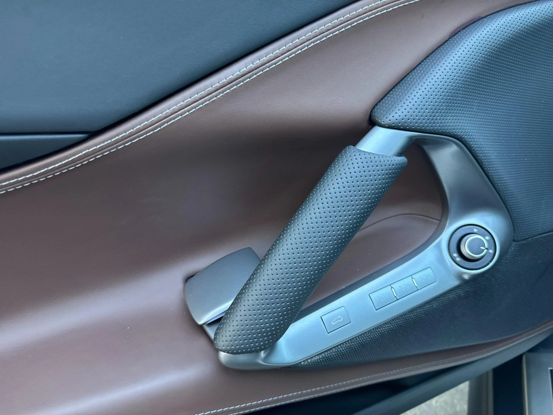 mph010_1881657248_Used_2022_Ferrari_812_GTS_1756563223_644fc64a30