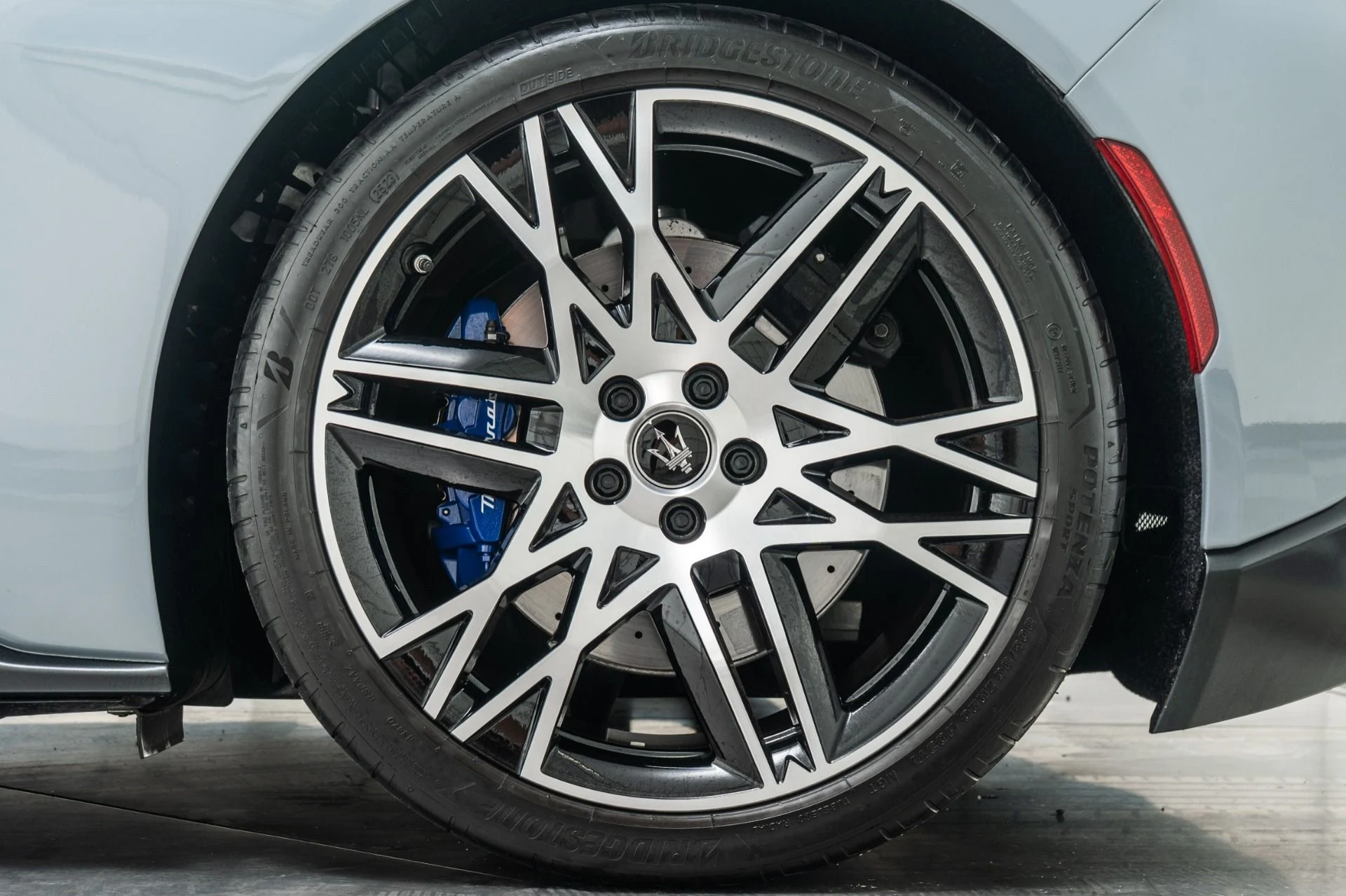mph010_1881696268_Used_2024_Maserati_MC_20_Cielo_1755530191_9c4f898fa2