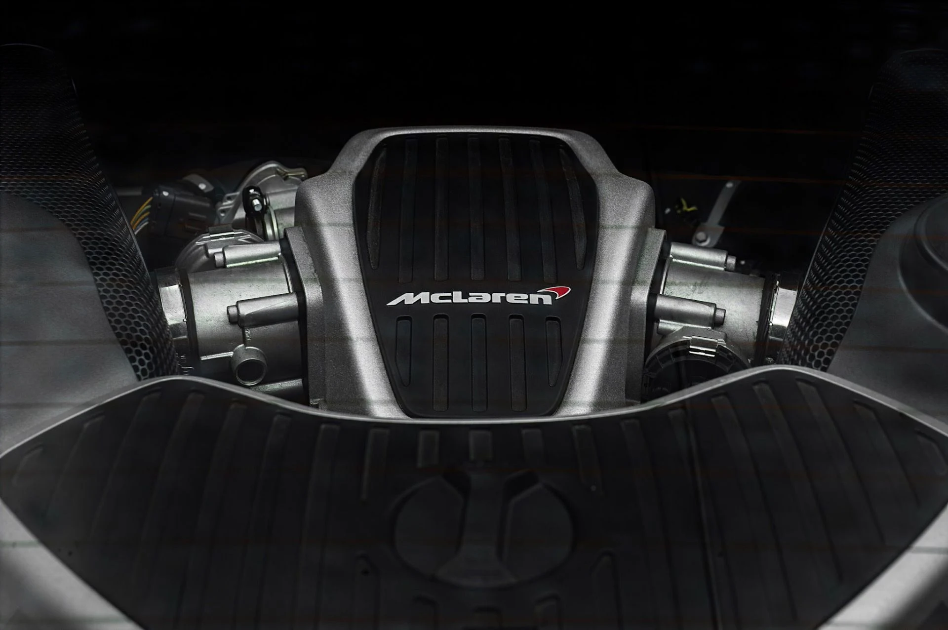mph010_1882268586_Used_2015_Mc_Laren_650_S_LE_Coupe_Le_Mans_Special_Edition_150_1791217034_3fb482d305