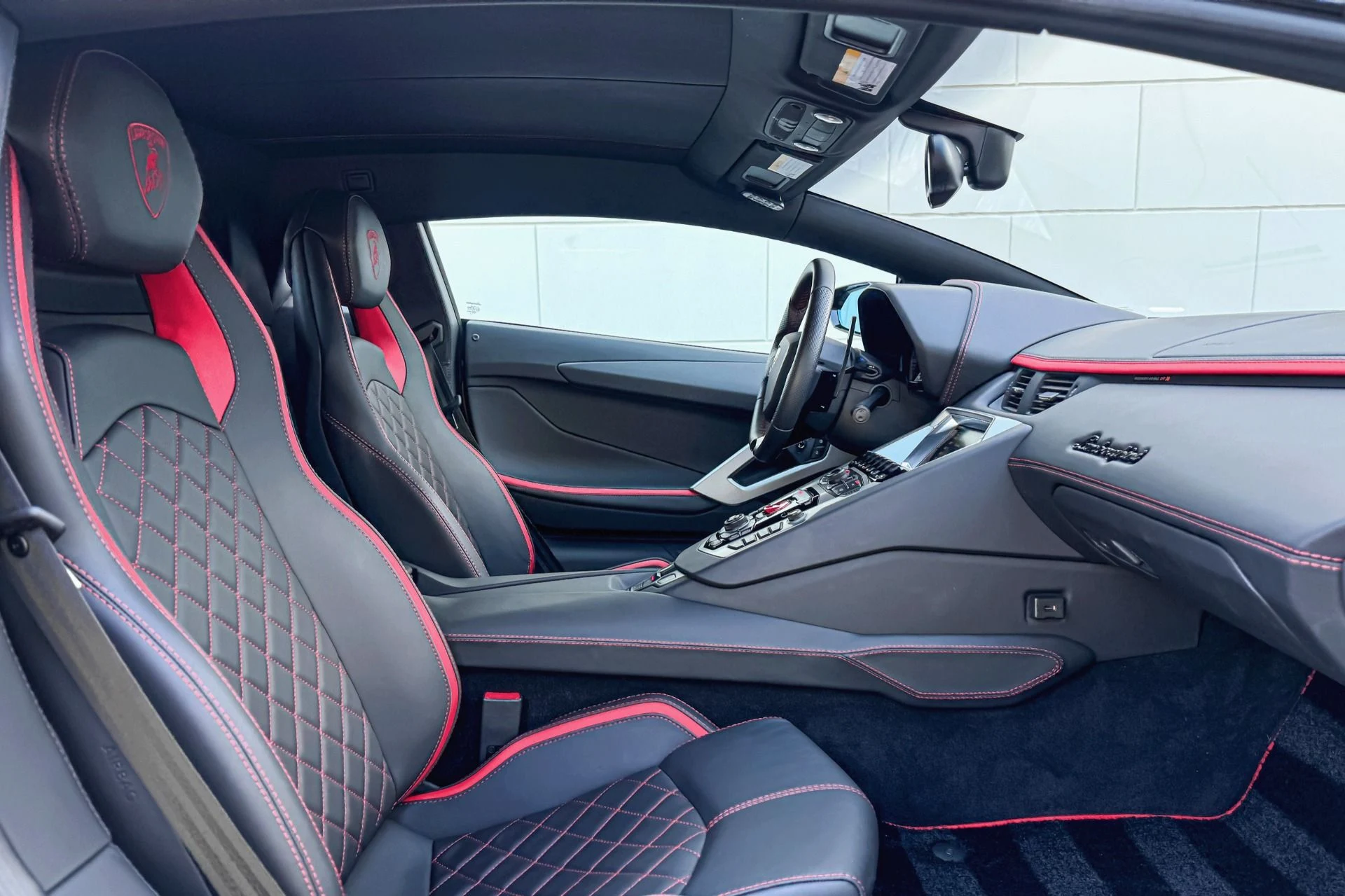 mph010_1898587098_Used_2018_Lamborghini_Aventador_S_LP_740_4_S_1758017826_6b9360e2d8