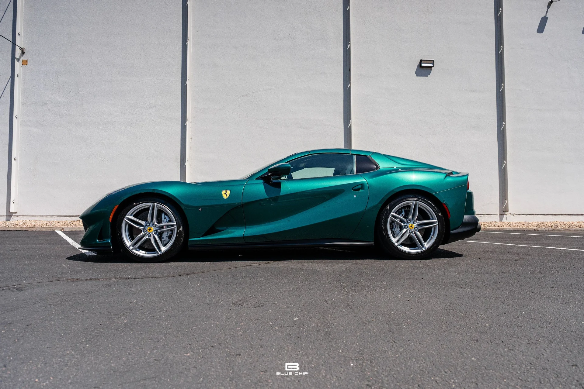 mph010_1910973809_6a612ff52758ccf4132e2307_23798_202022_20_Ferrari_20812_20_GTS_20_Verde_20_British_11_042643e186