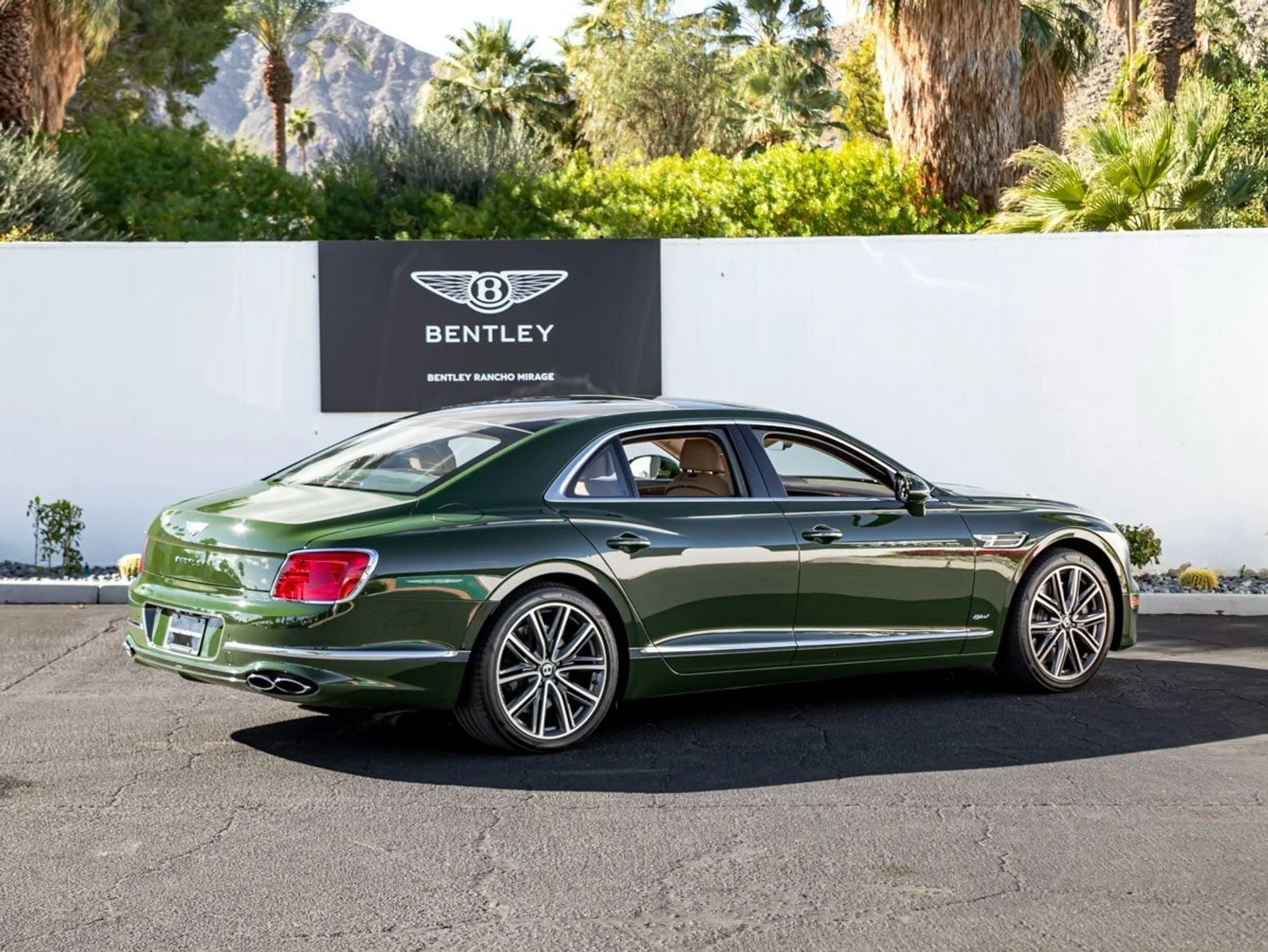 mph010_1915456033_11_5dd356cdf2