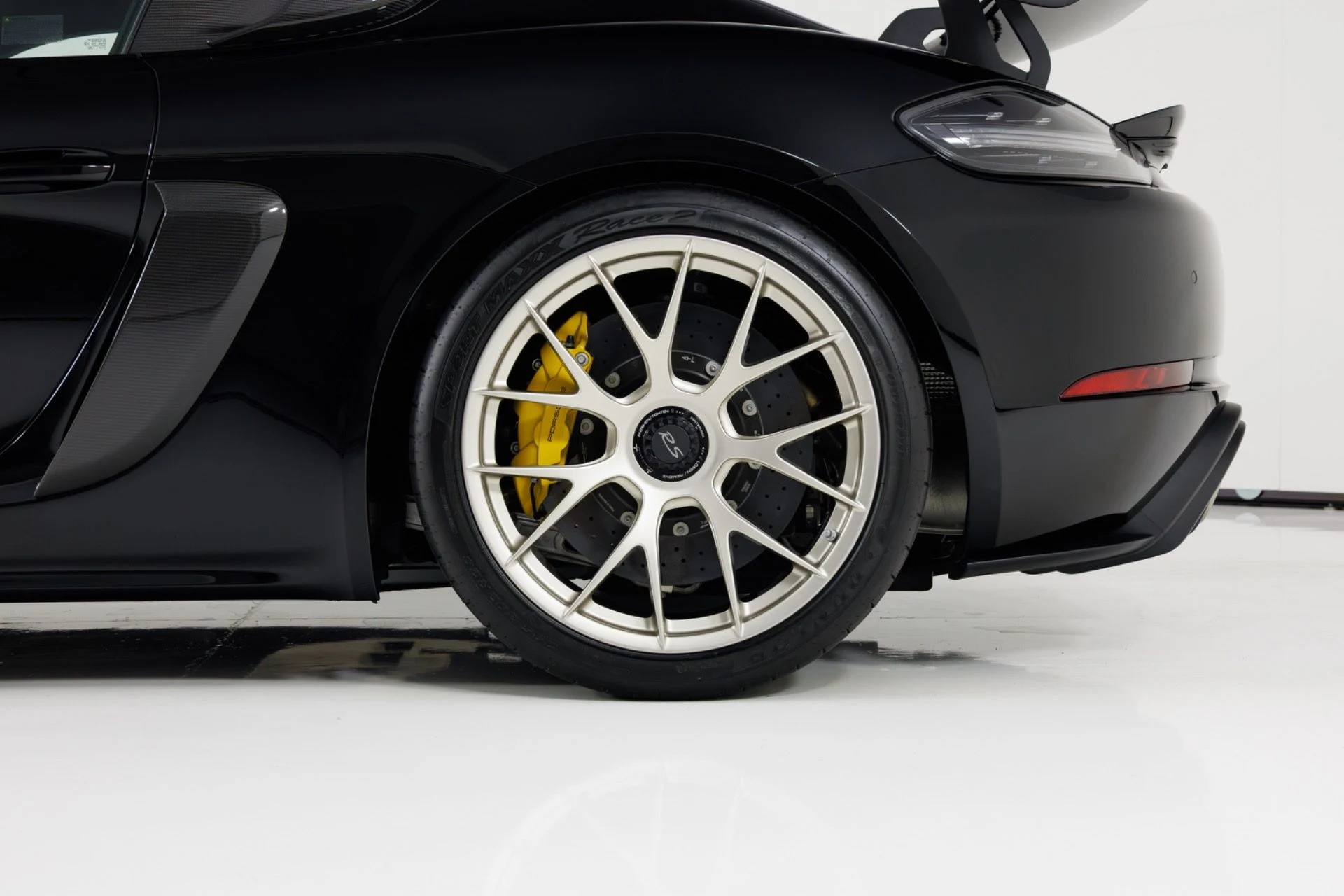 mph010_1917629544_Used_2025_Porsche_718_Cayman_GT_4_RS_1774365212_08bd953d91