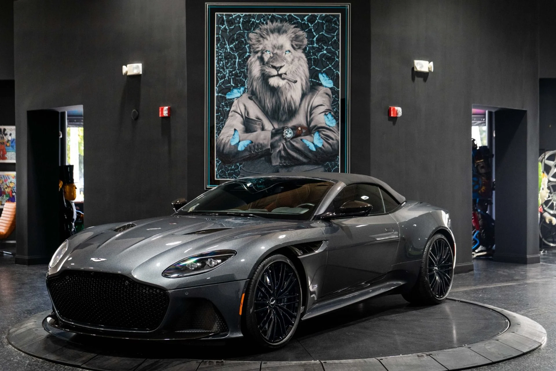 mph010_1923226336_Used_2020_Aston_Martin_DBS_Superleggera_1767994739_4f371ef617