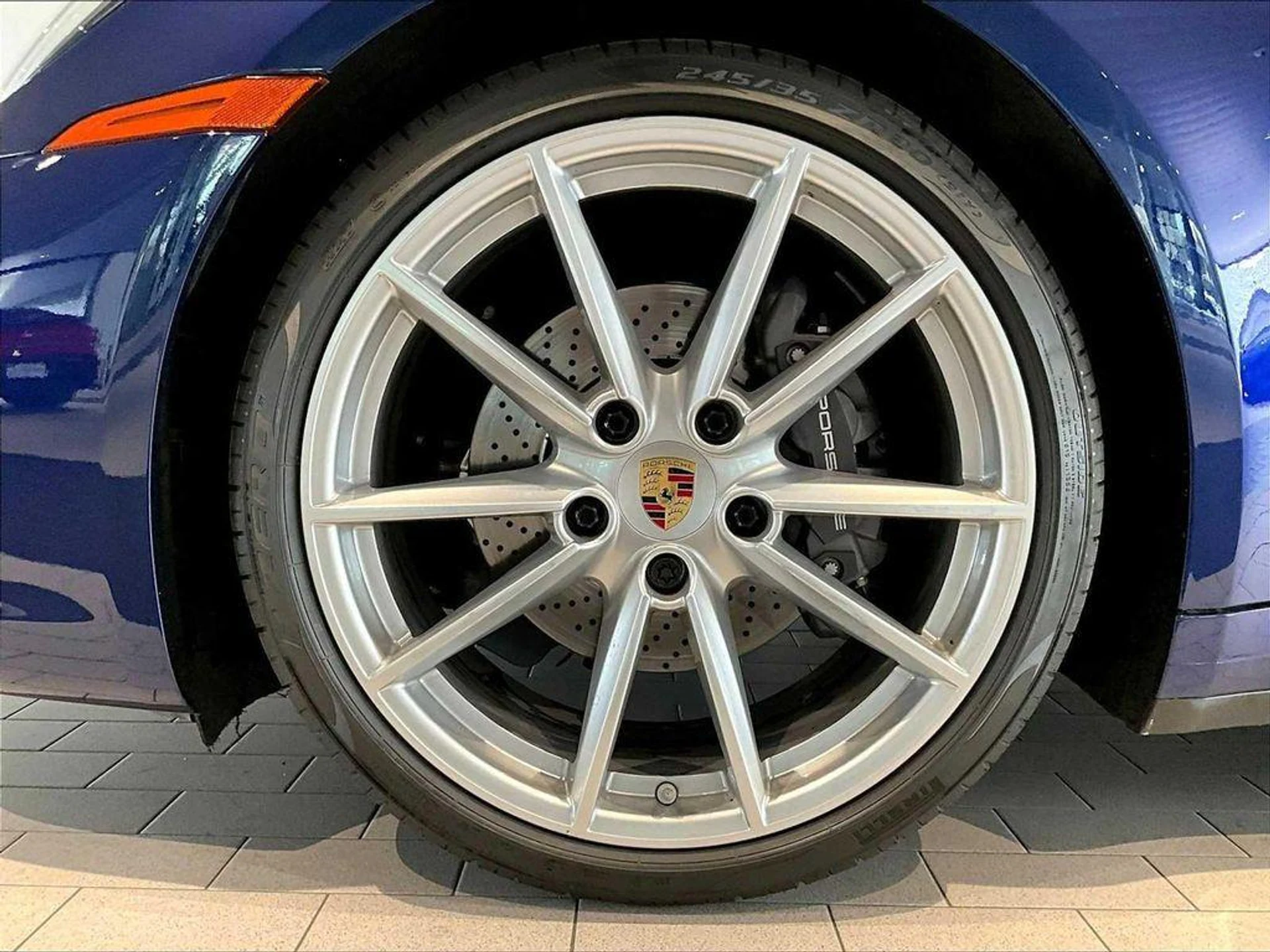 mph010_1929938608_l9_X_Pw9l_M_Sl_G1_Cjas_U_Sl2x0_ZW_1_Ug_4364e2a3f2