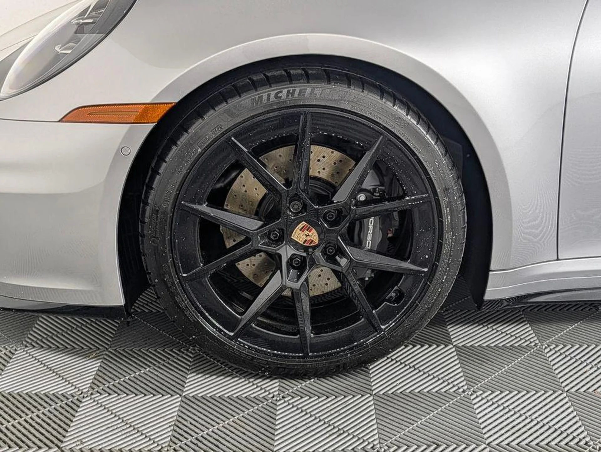 mph010_193010645_yhi3hi_Z8dd7_Vv_Bosye_Iv_T01_HUAA_ae53464df7