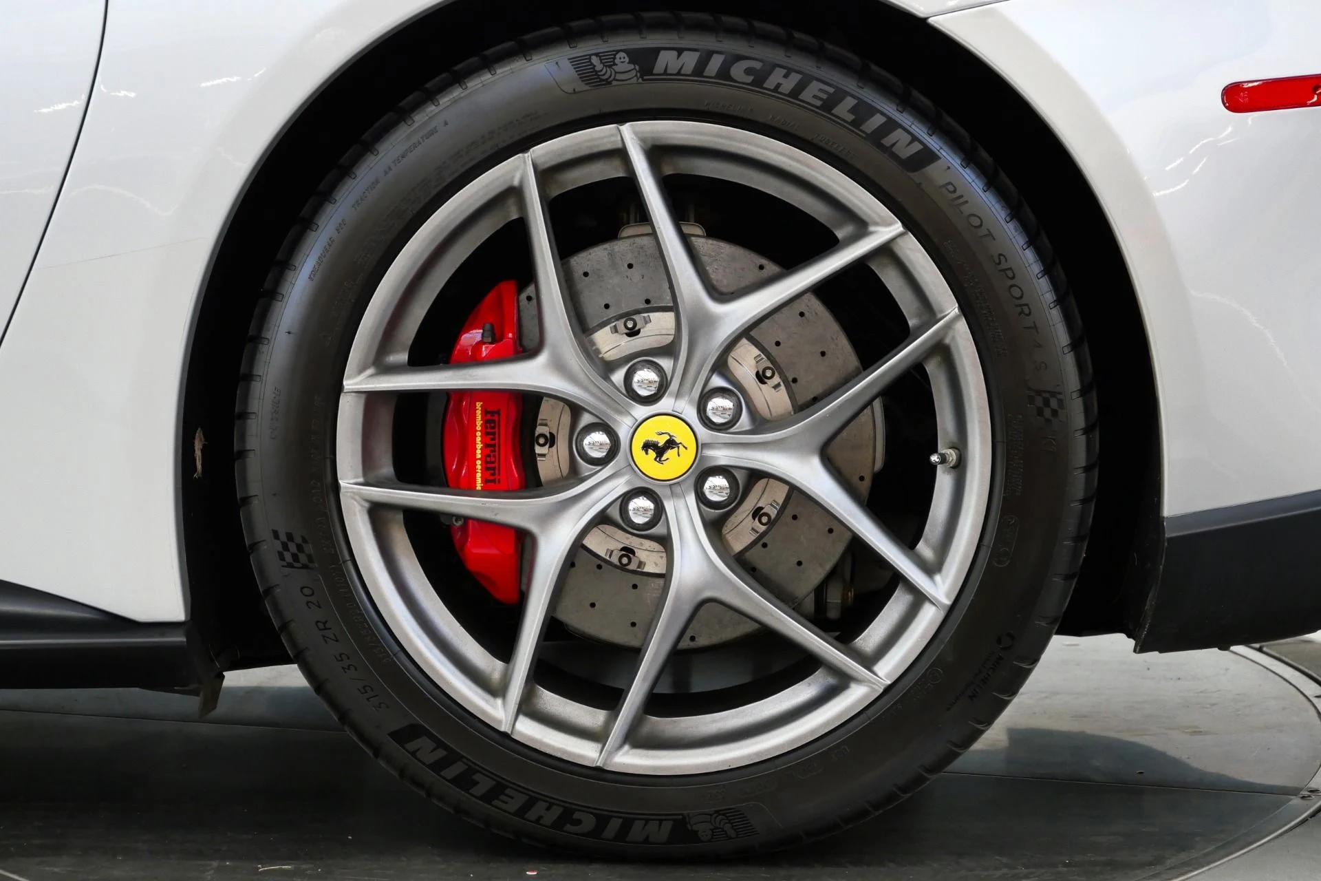 mph010_194745825_Used_2015_Ferrari_F12berlinetta_Extensive_Interior_Carbon_Fiber_Diamond_Stitching_1790872038_4ad191887a