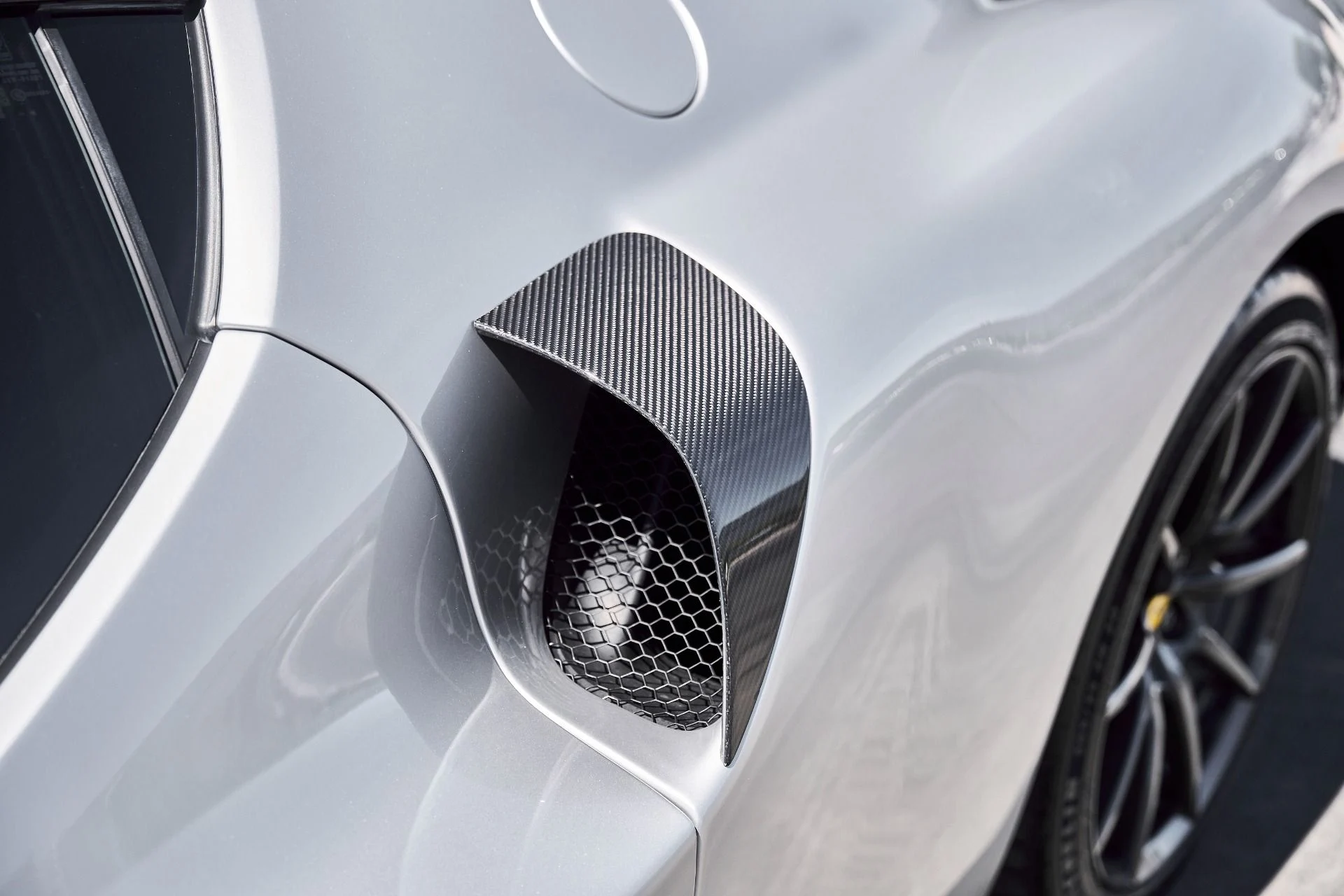 mph010_1948296630_Used_2022_Ferrari_296_GTB_Base_1776124599_9f58e218e8