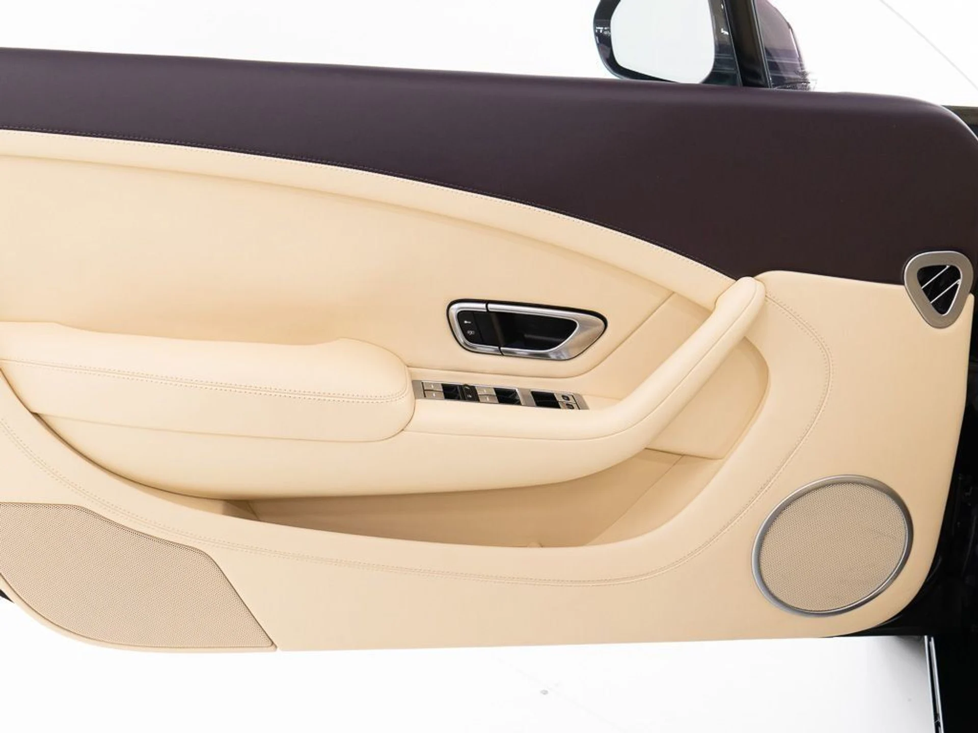 mph010_1948835045_b01ec3f7641079d131e1ea5fb95ea3b7_eb57400d98