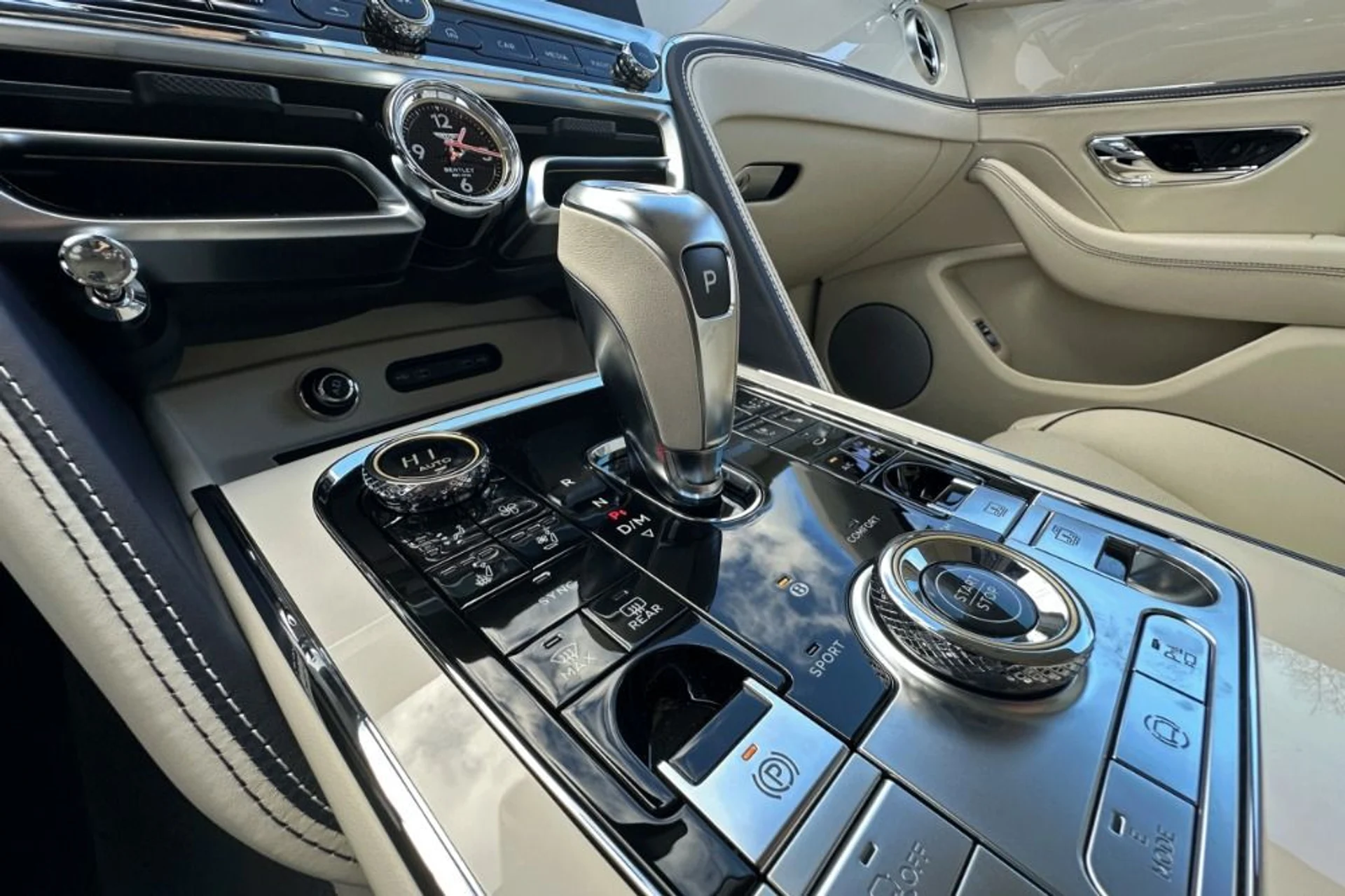 mph010_1950303729_New_2026_Bentley_Flying_Spur_1765792649_22524e7ed0