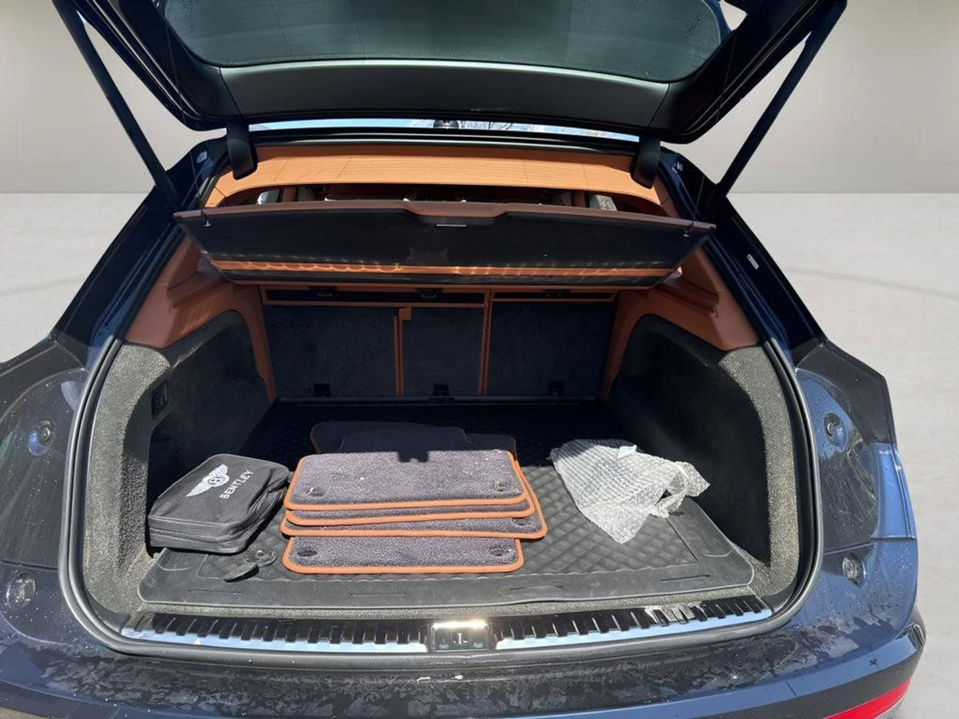 mph010_1954600994_2e886c944b114c3eb71ef2f30e4fa3e2_827cab1693