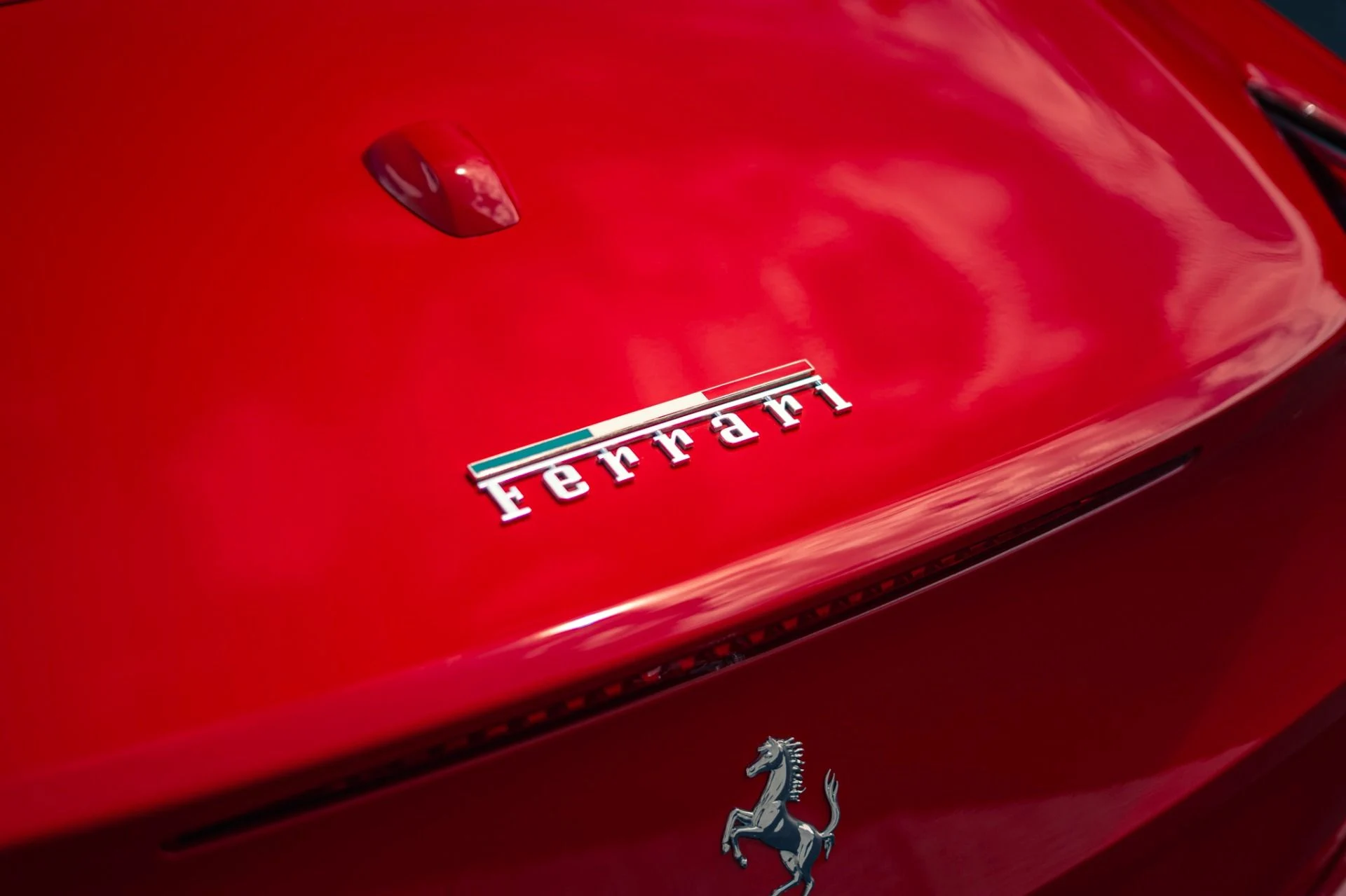 mph010_1955019011_Used_2016_Ferrari_California_T_1777481400_19612e49fc