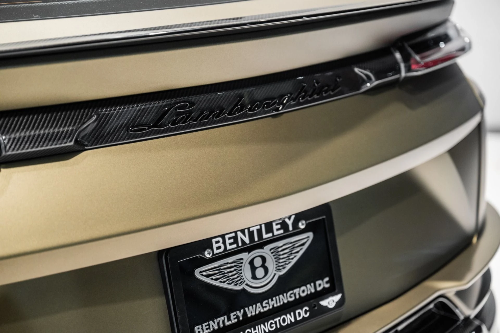 mph010_1955411195_Used_2024_Lamborghini_Urus_Performante_1777998986_90acb7fd67