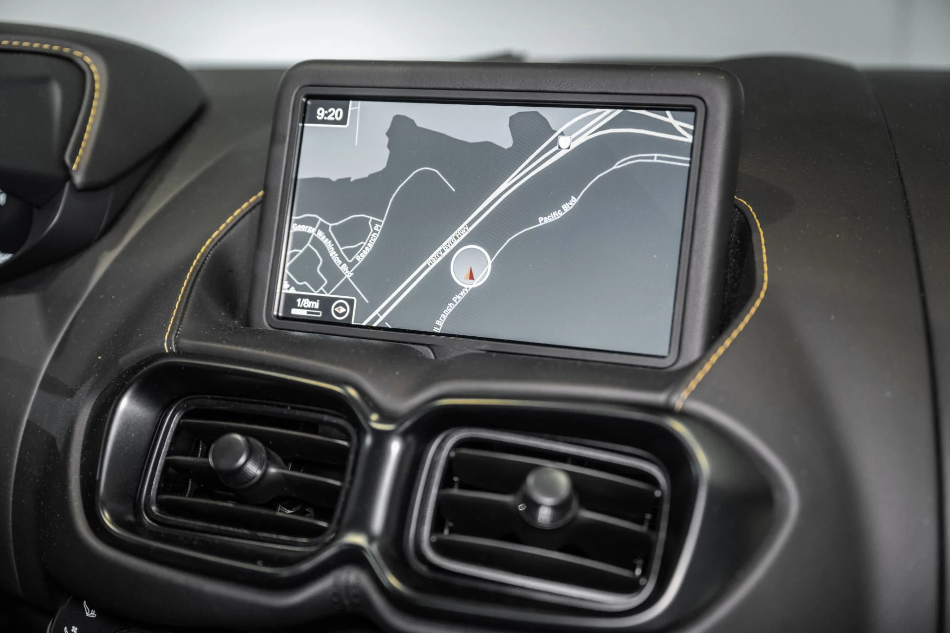 mph010_1955811003_Used_2019_Aston_Martin_Vantage_1765989078_91f87006f7