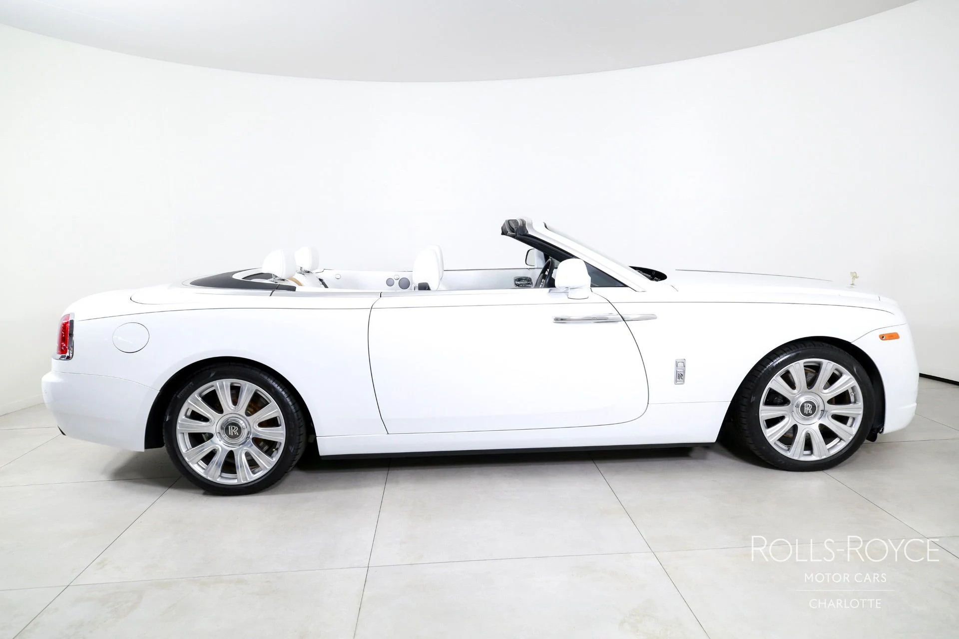 mph010_1967407769_Used_2019_Rolls_Royce_Dawn_1750192596_434628d7b6