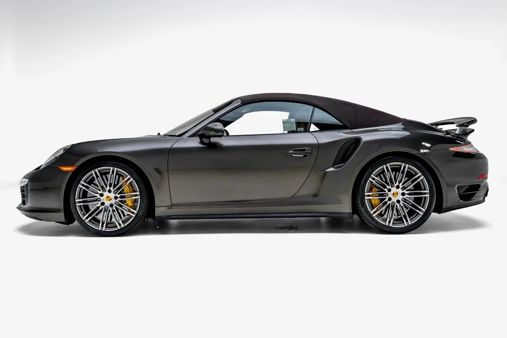 mph010_1972500003_Used_2015_Porsche_911_Turbo_S_1783626481_472e88d857