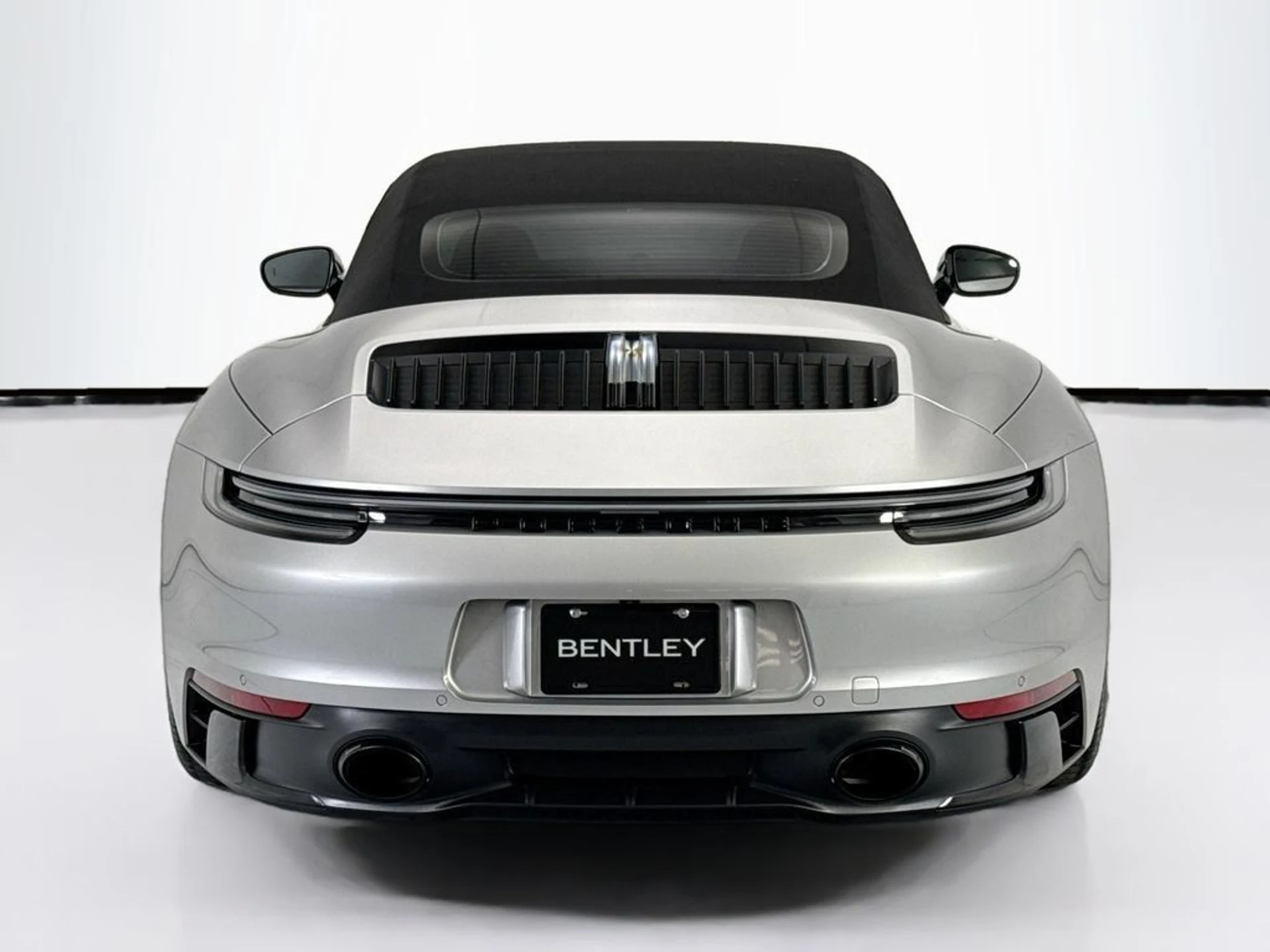 mph010_1973429259_used_2022_porsche_911_carrerascabriolet_8119_23027418_11_1024_c5f3211565