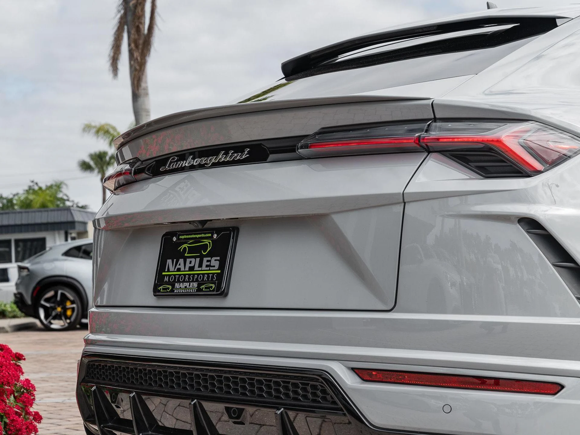 mph010_1973527344_Used_2022_Lamborghini_Urus_AWD_1777086162_51f7725f78