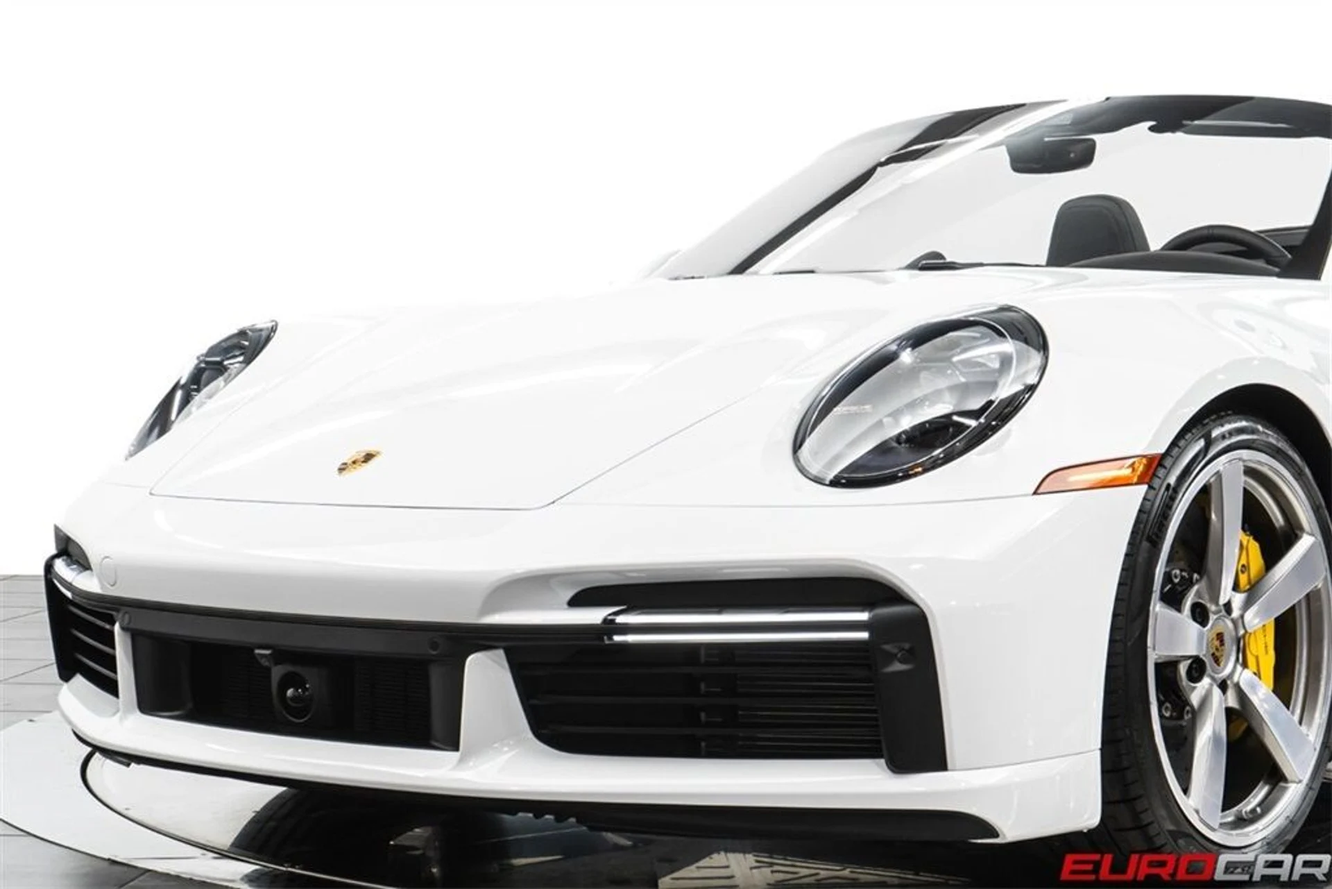 mph010_1979680534_image_11_5cd3006c5a