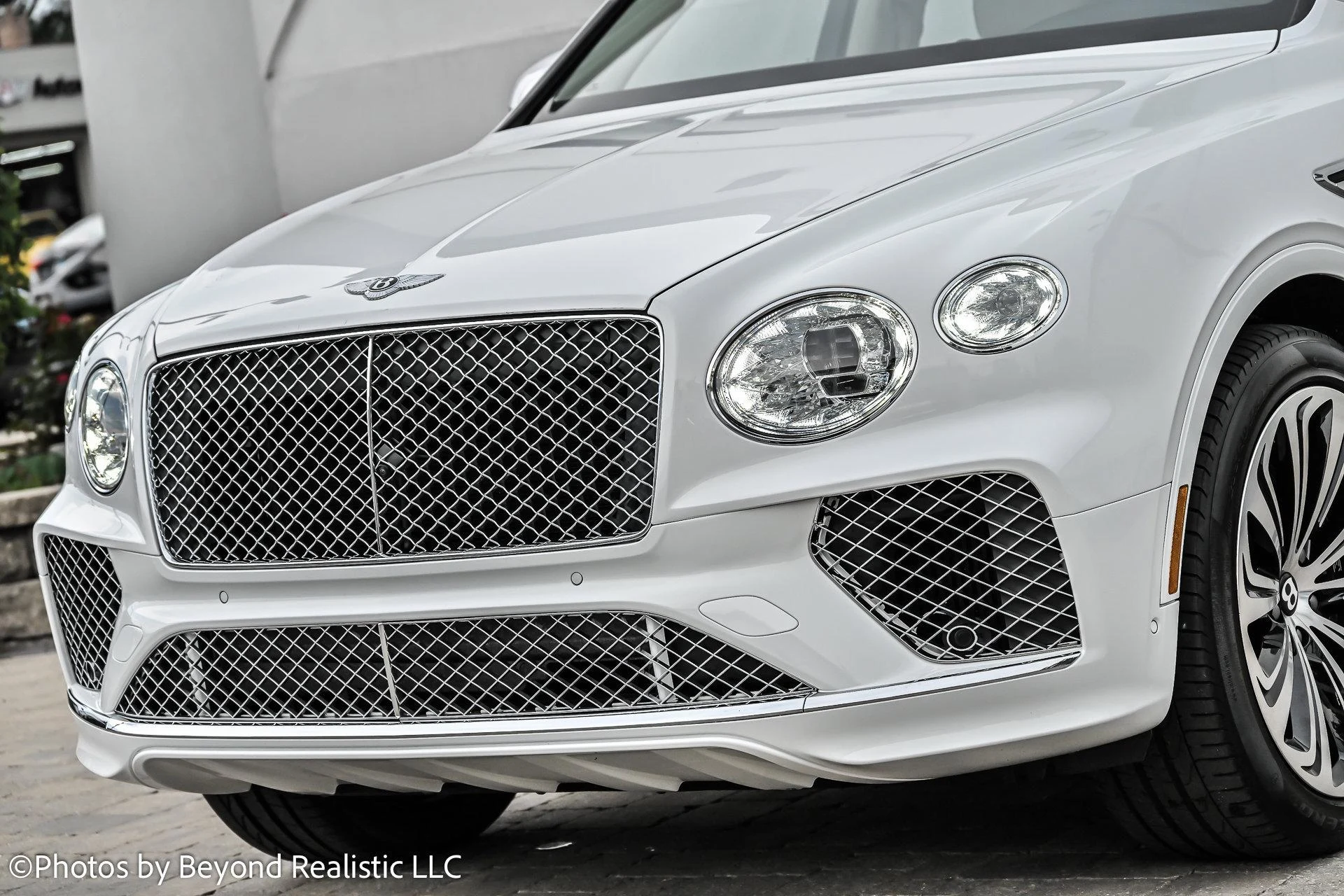 mph010_1981085171_Used_2022_Bentley_Bentayga_V8_Mulliner_Driving_Specification_1755763423_e0e5394c4b