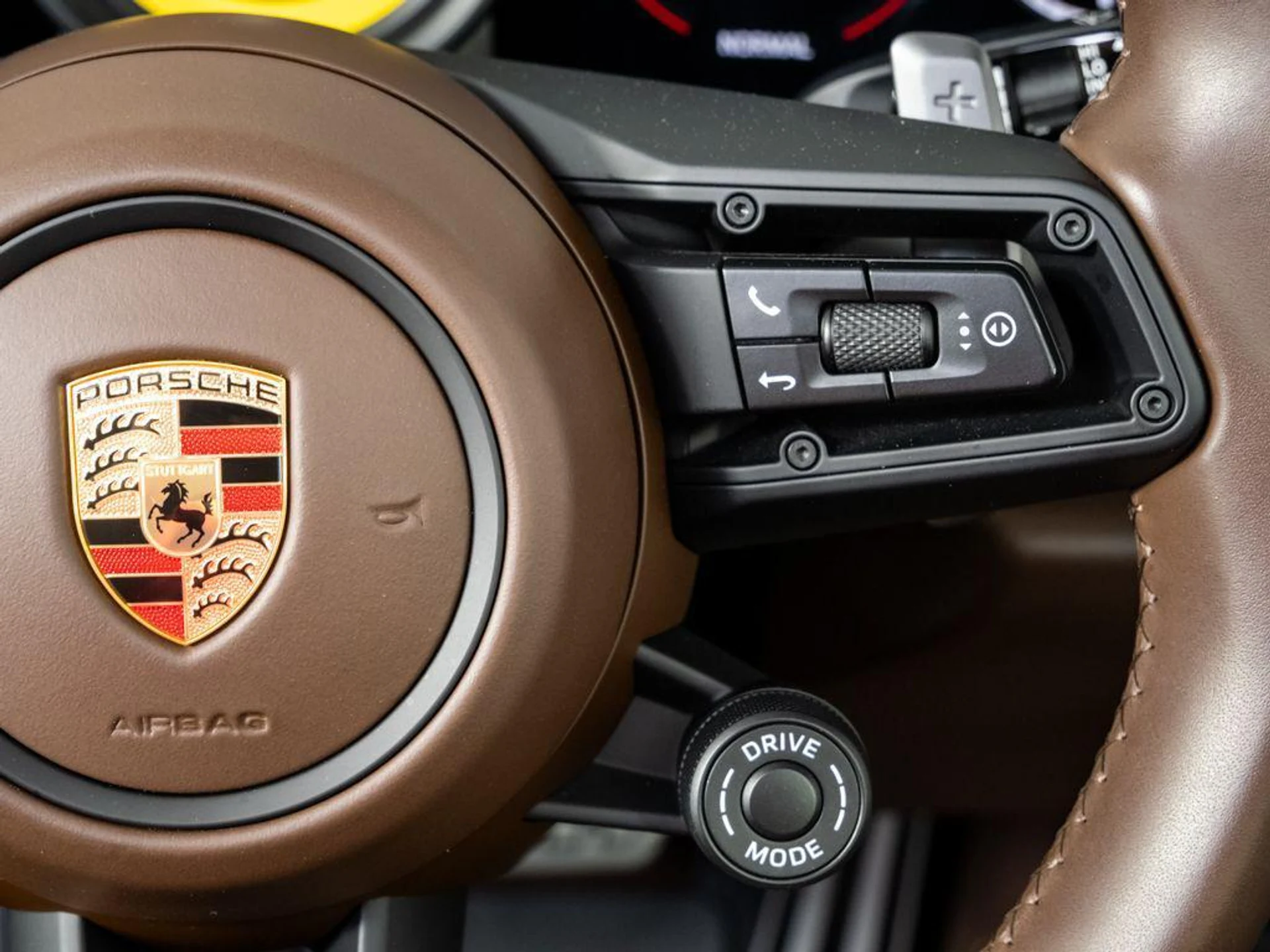 mph010_1984558917_z_J_Ly_H_Kv_V59ckpq_B_On_ZF_2_Uq_A5k_D0_924e68a20c