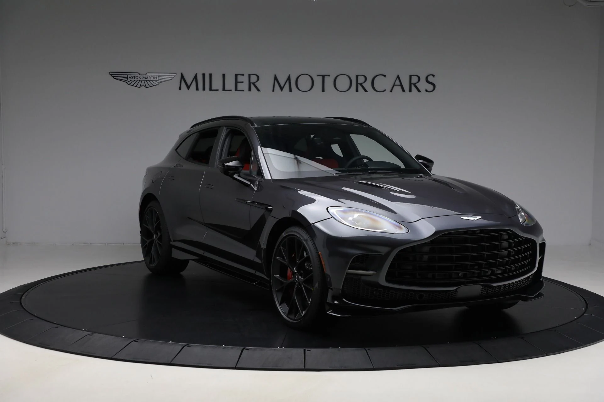 mph010_1985070491_New_2025_Aston_Martin_DBX_707_52be28fd7d