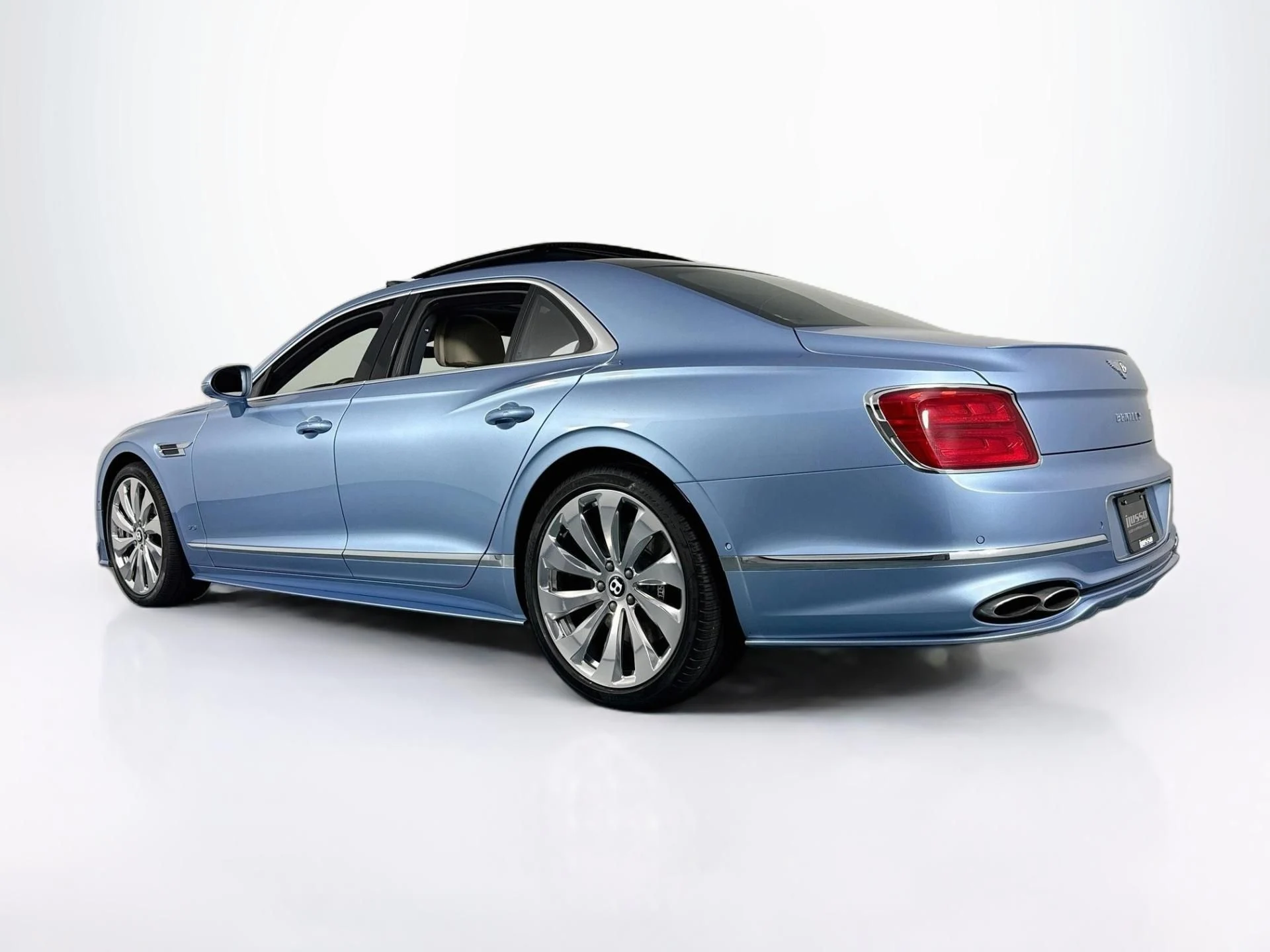 mph010_1988344082_Used_2022_Bentley_Flying_Spur_V8_1787092870_f5cc3f8c97