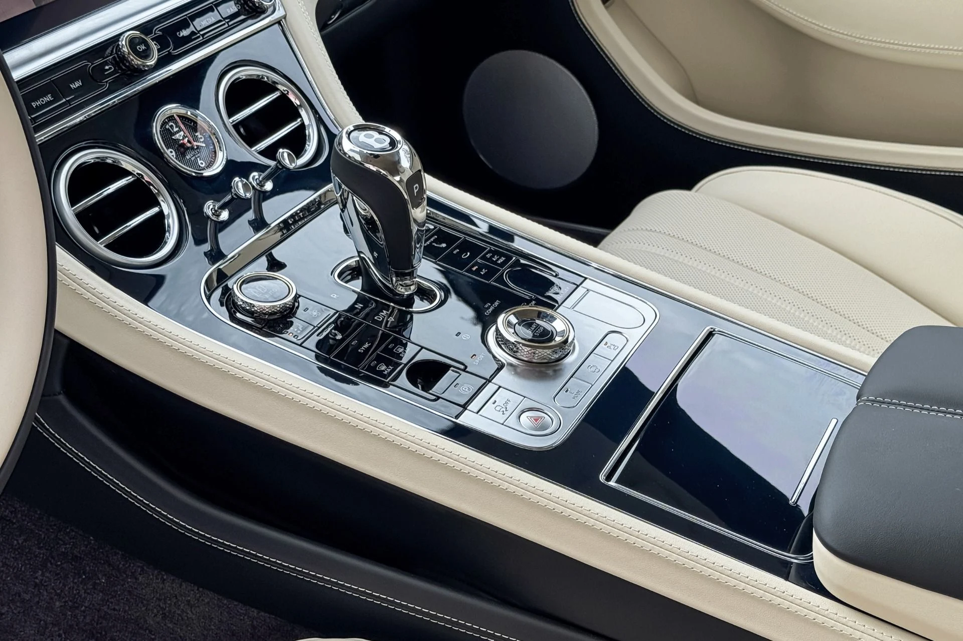 mph010_1998686734_New_2026_Bentley_Continental_GT_GT_1758109403_6c06fee65d