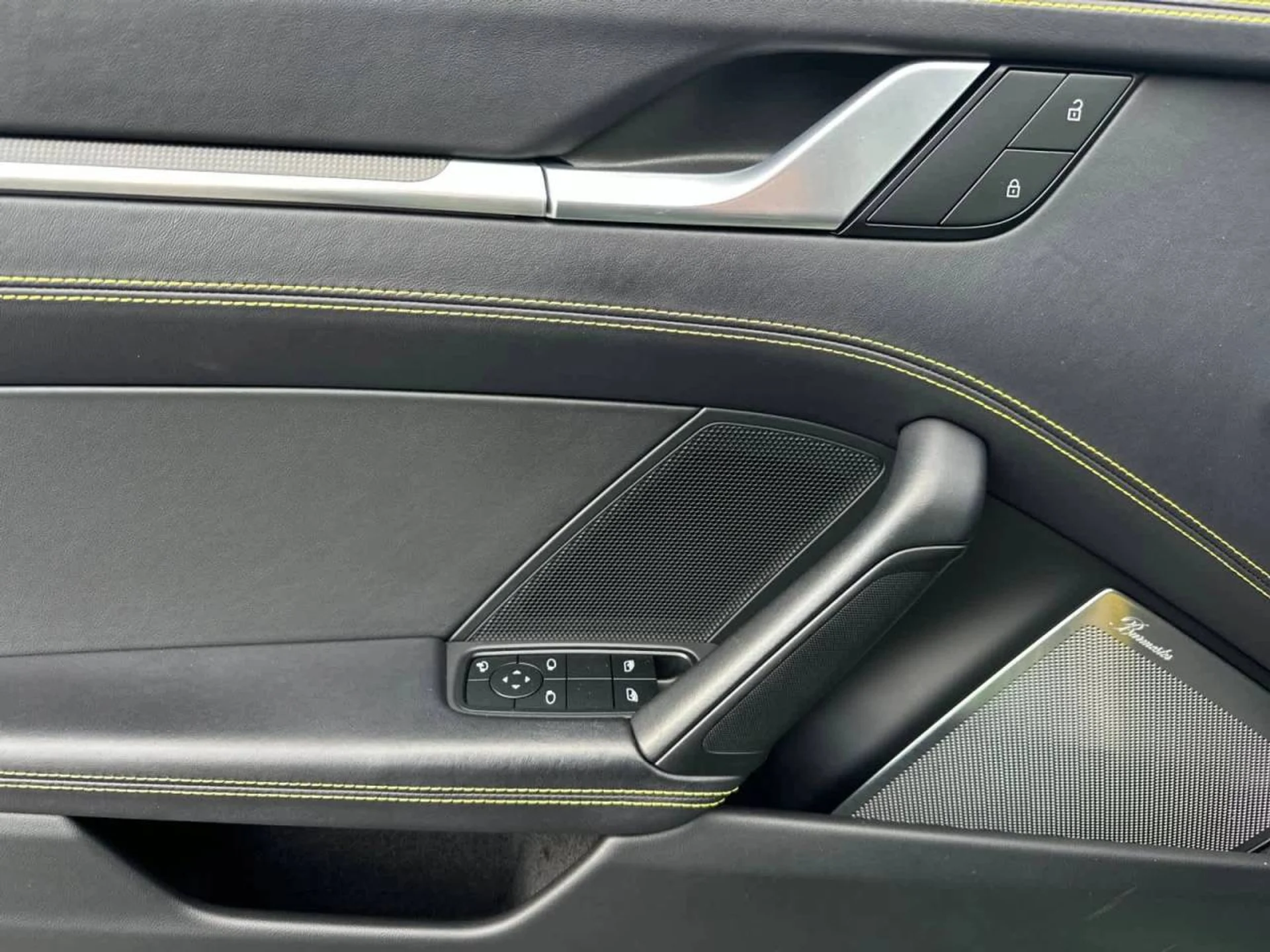 mph010_2003599503_11_1b3e82b063