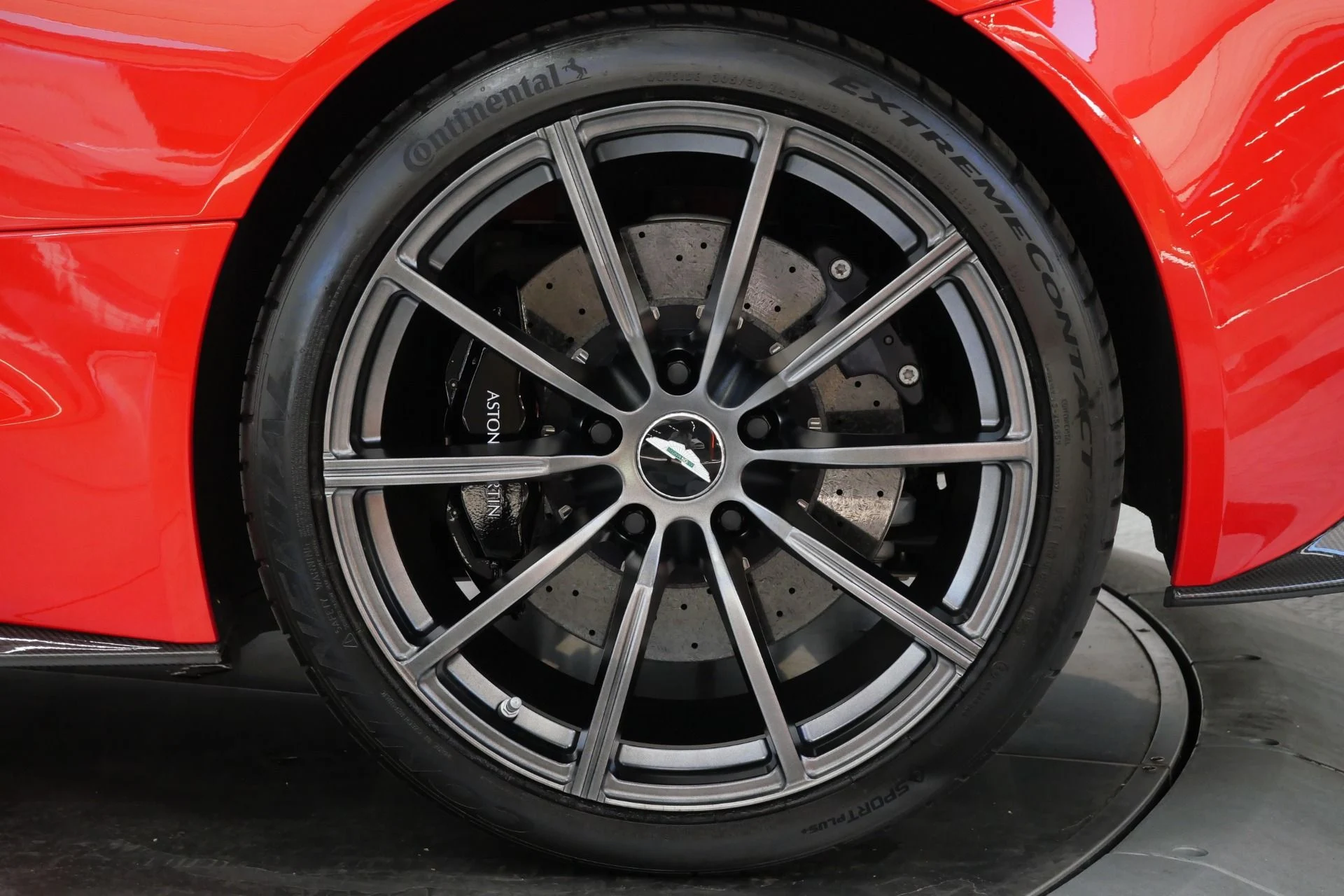 mph010_2010364479_Used_2014_Aston_Martin_Vanquish_AML_Color_V12_Power_Awesome_Sound_1781289634_e0cbc7b38f