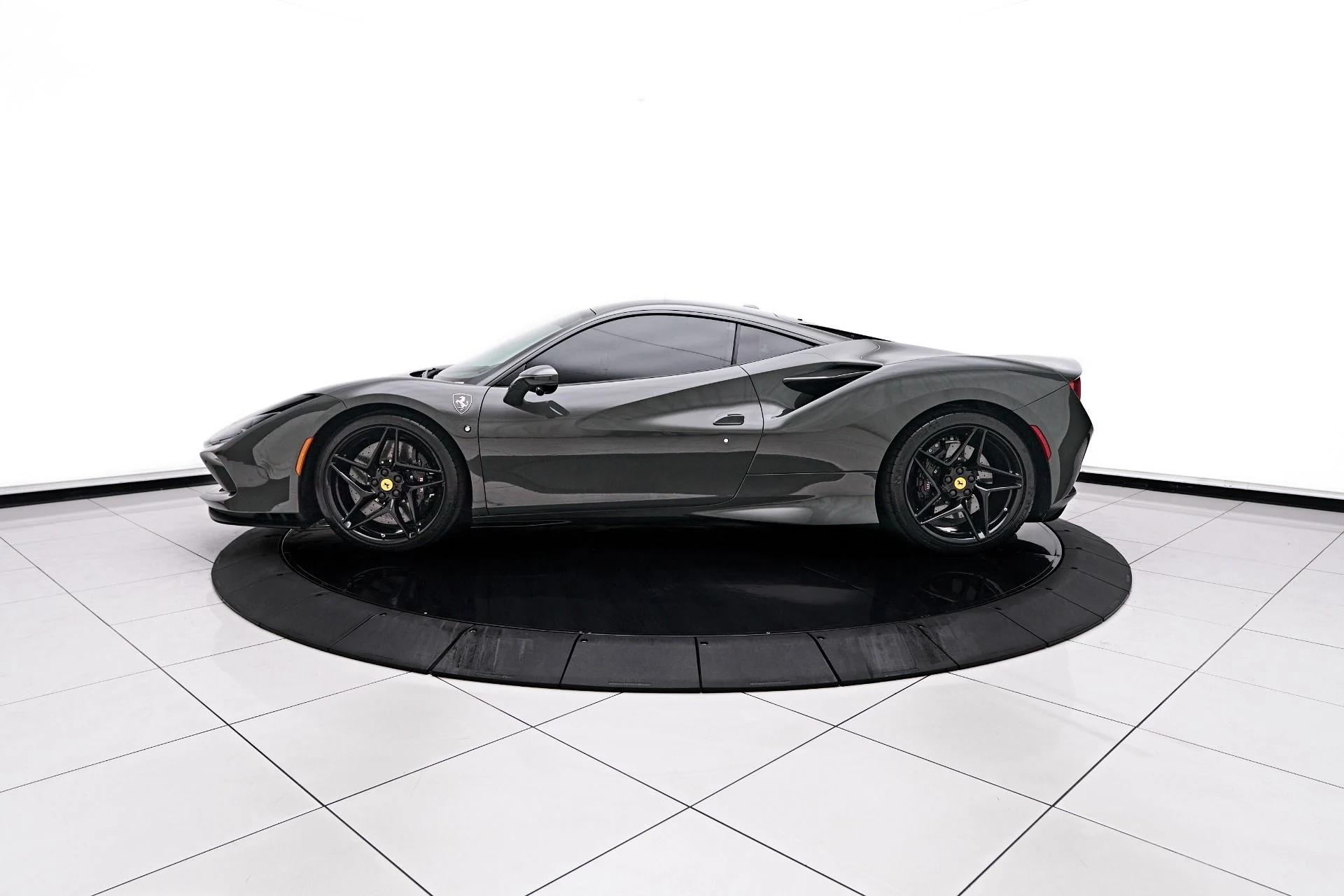 mph010_2012767614_Used_2022_Ferrari_F8_Tributo_Base_1754445806_8e224f5ede