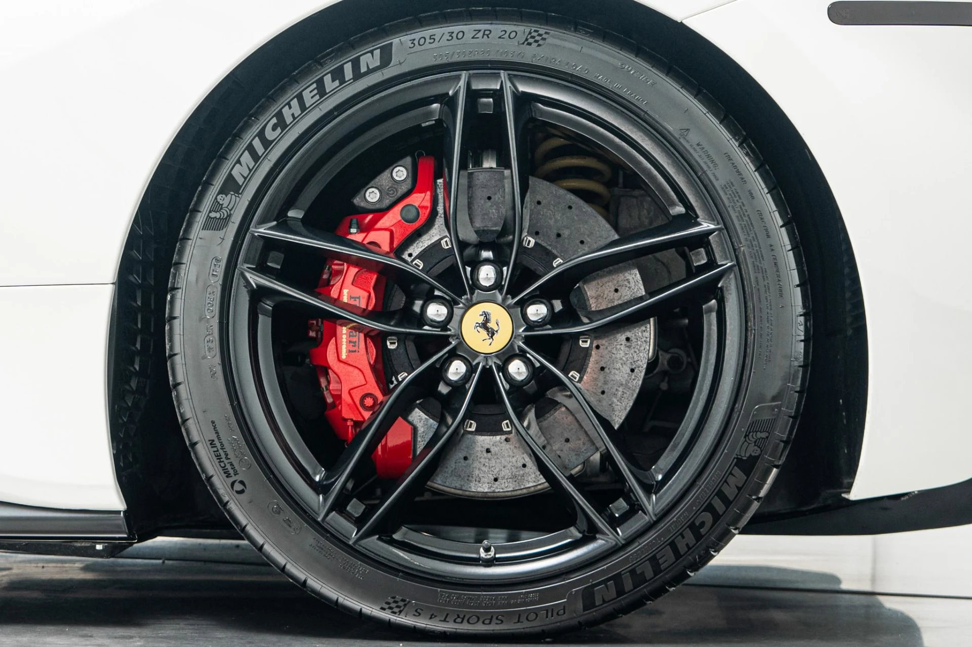 mph010_2016436407_Used_2018_Ferrari_488_Spider_1783615982_105ea0496a