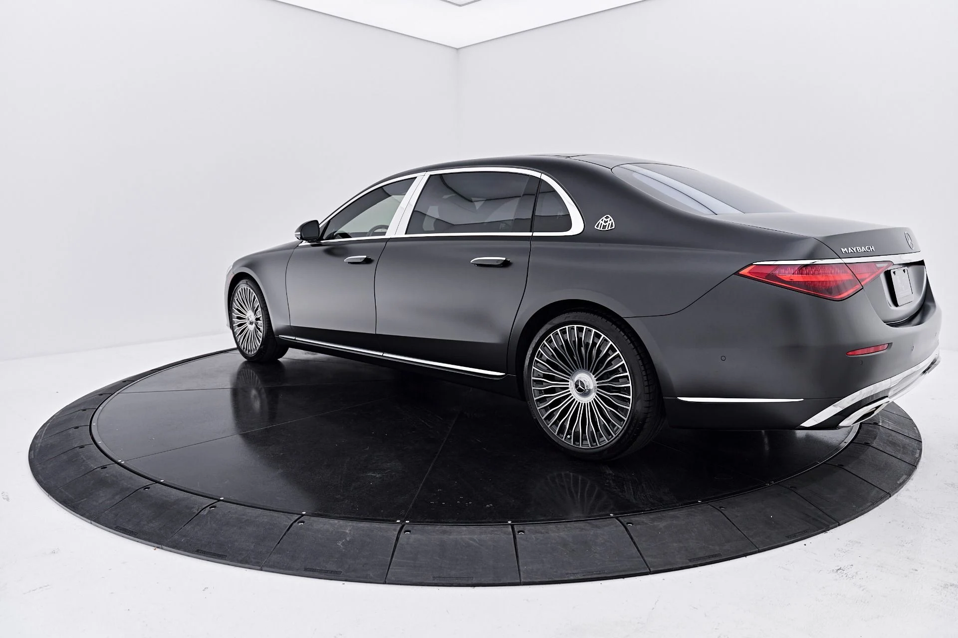 mph010_2017301658_Used_2026_Mercedes_Benz_S_Class_Maybach_S_580_1790467881_d98dfa4bf8