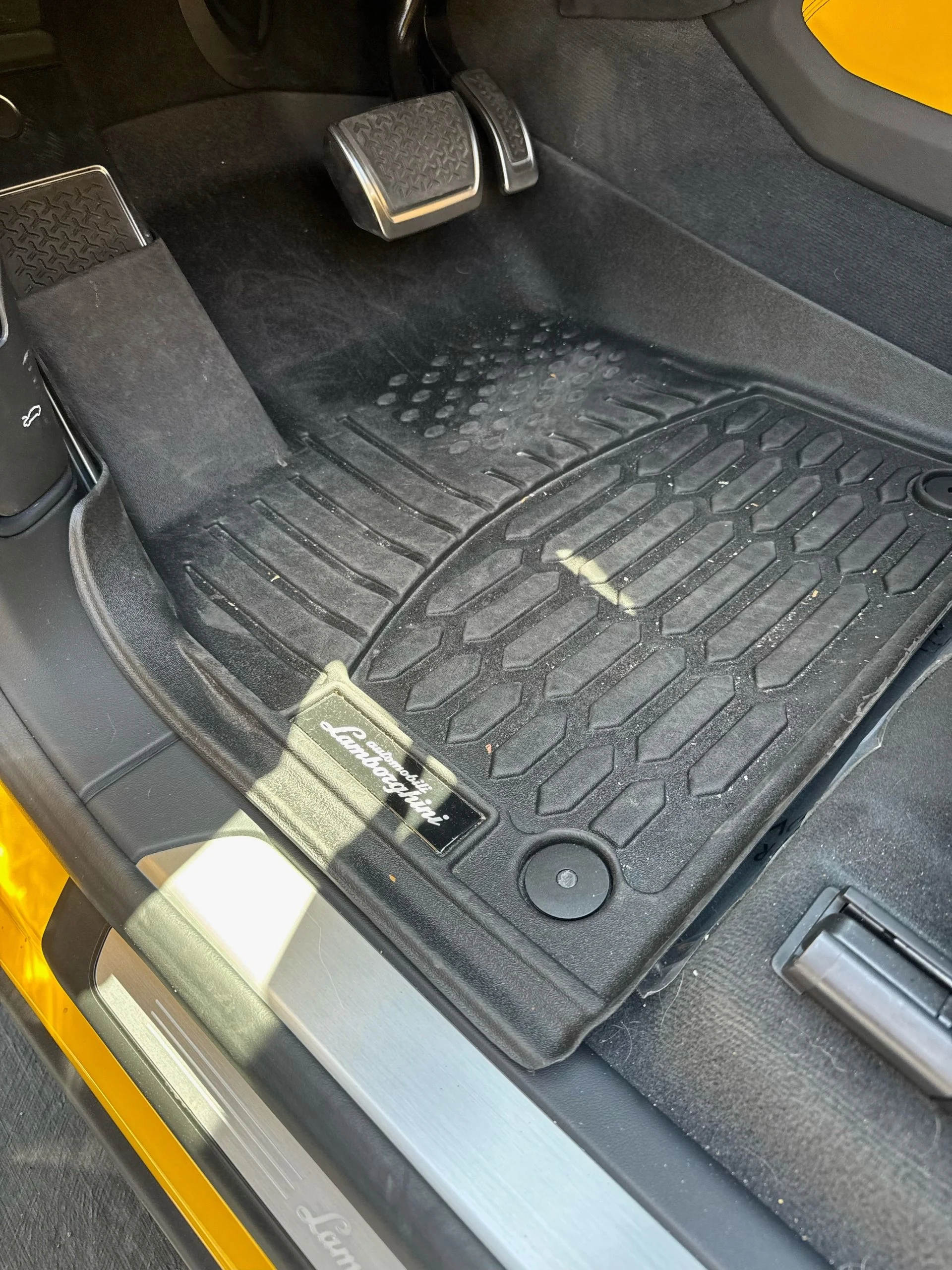 mph010_2025788505_Used_2021_Lamborghini_Urus_1755903810_4887180cfd