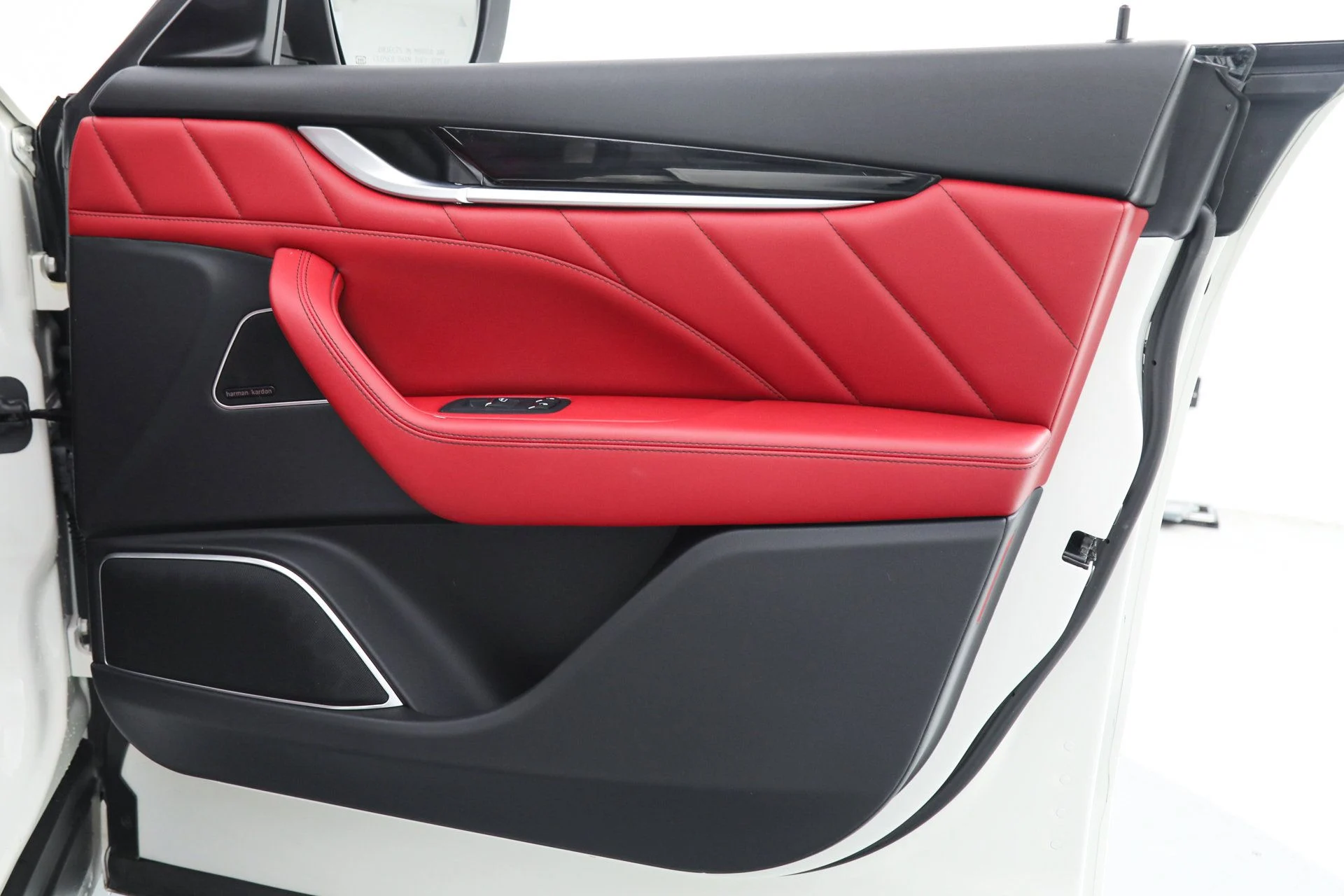 mph010_2030129905_1a898d6b9d435ff4696fb41af5626015_f6733104cb