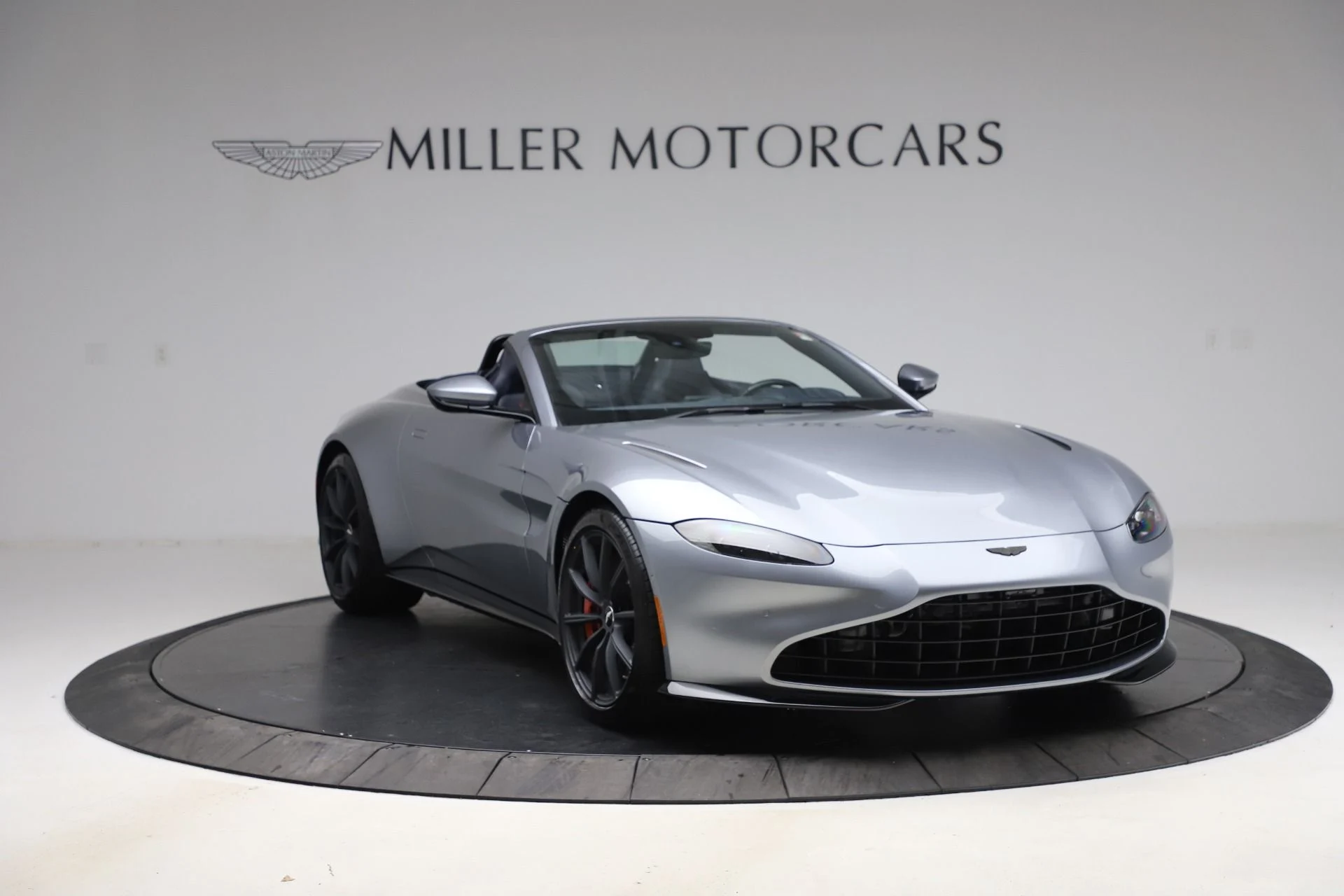 mph010_2036403358_Used_2021_Aston_Martin_Vantage_Roadster_1610739854_c7b7d7e463