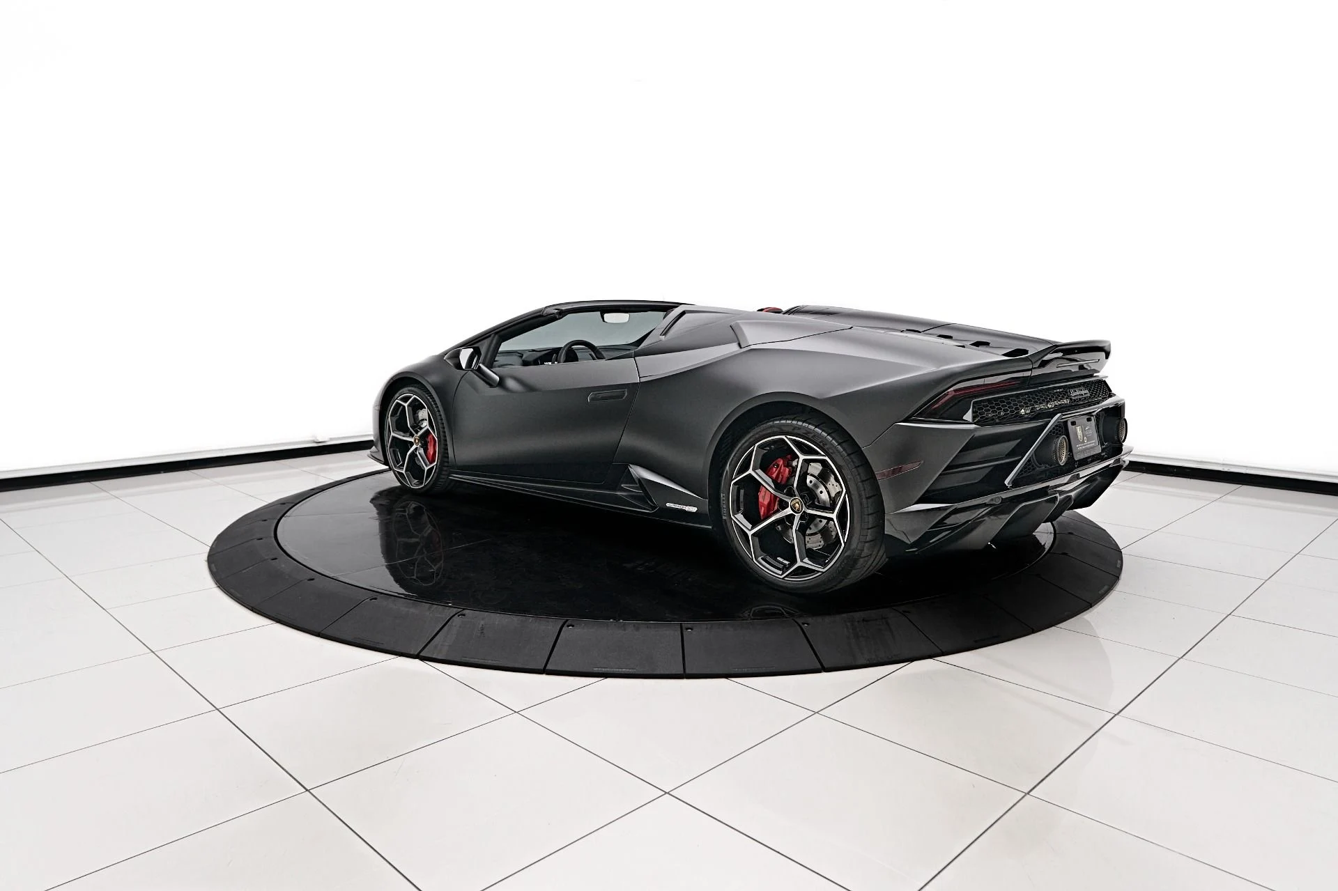 mph010_2038805667_Used_2021_Lamborghini_Huracan_EVO_Base_1729305631_fa878c9d9a