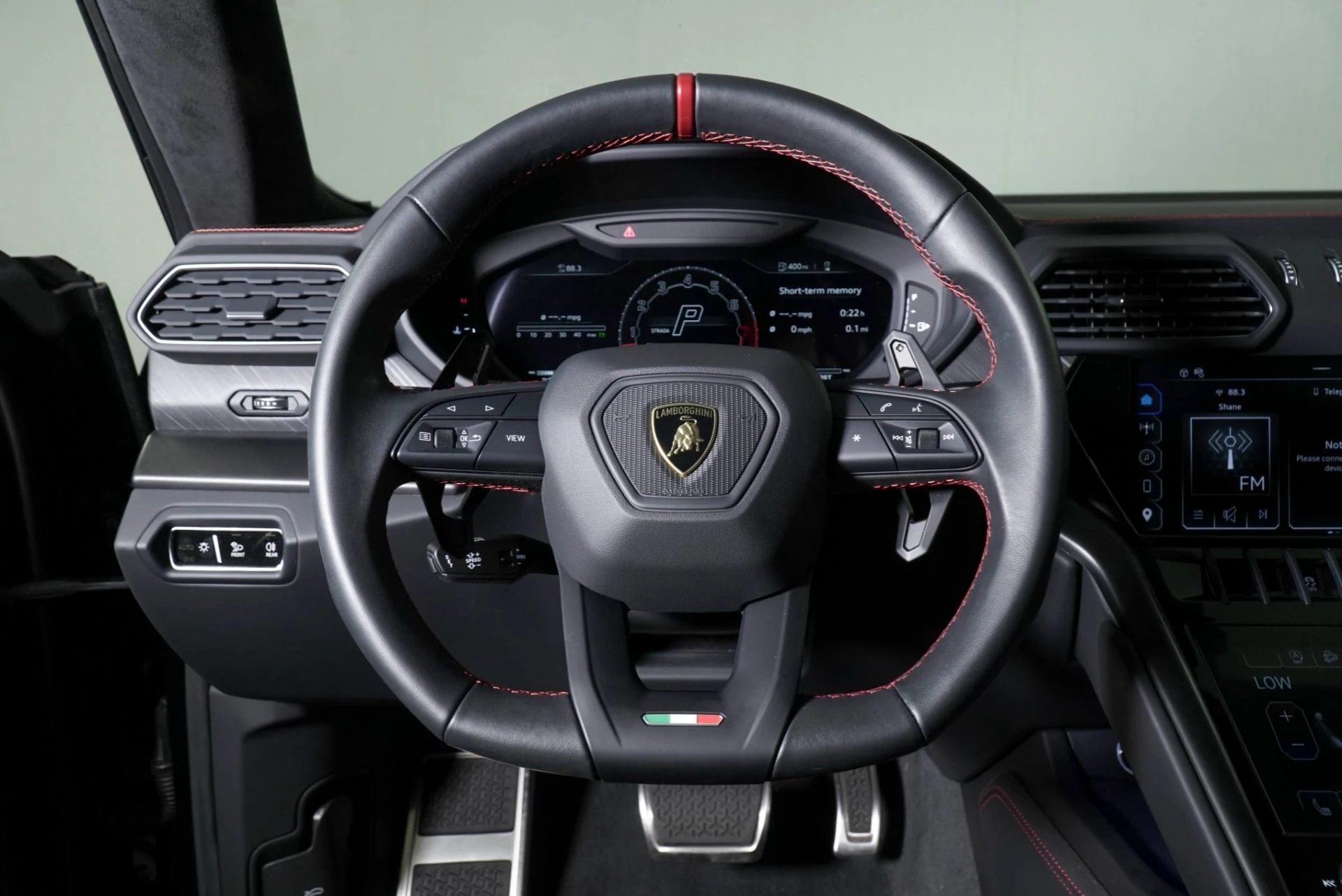 mph010_2039538630_Used_2024_Lamborghini_Urus_S_1775152944_530922a28d