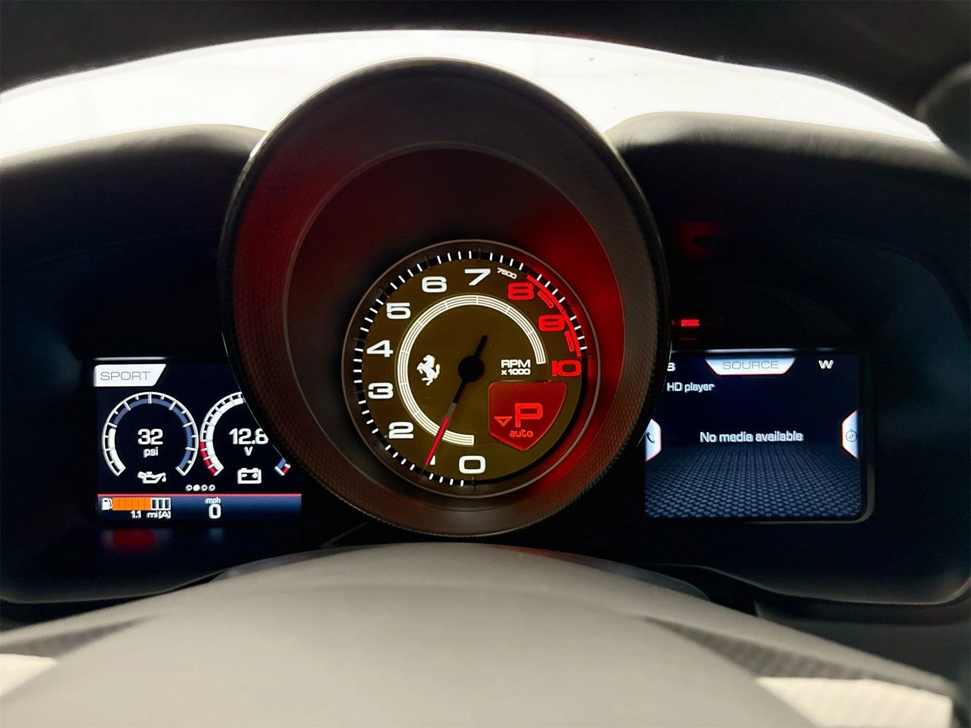 mph010_2040092790_b71cd27666b64e7cd1df423a7912aedf_e446555bbd