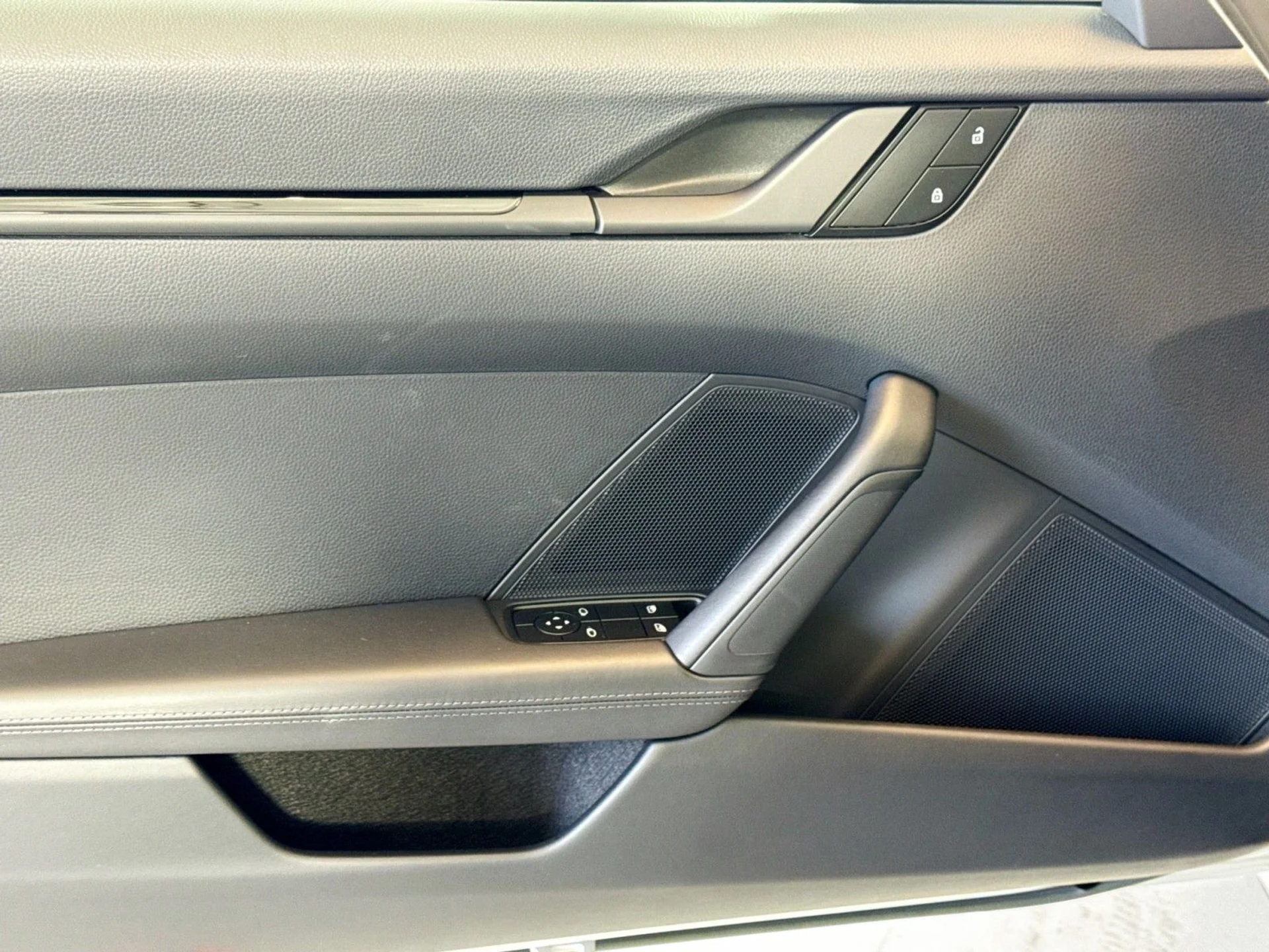 mph010_2040503638_d61cef241b2ade16890a8dd38102c5ed_5b759bd04f